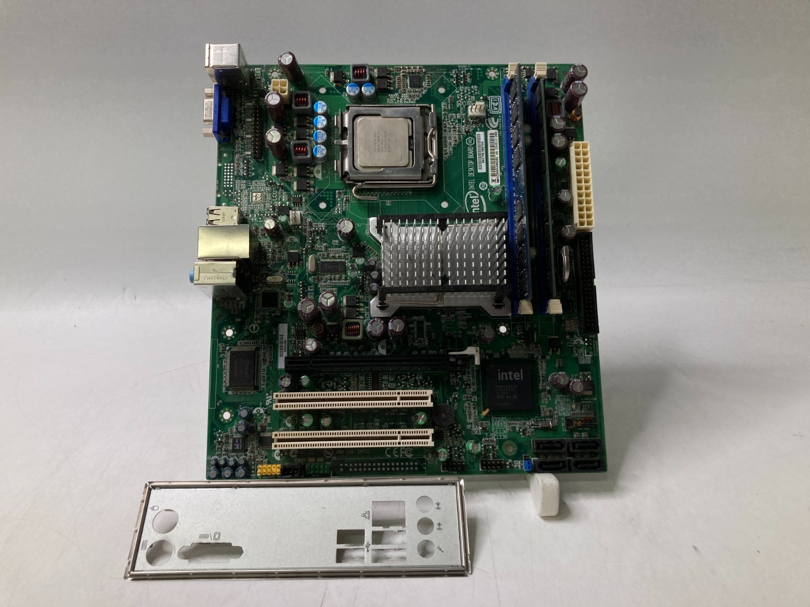 Intel Desktop Board DG41RQ w/ LGA775 Intel Duo E8500 3.16GHz 4GB DDR2 Ram