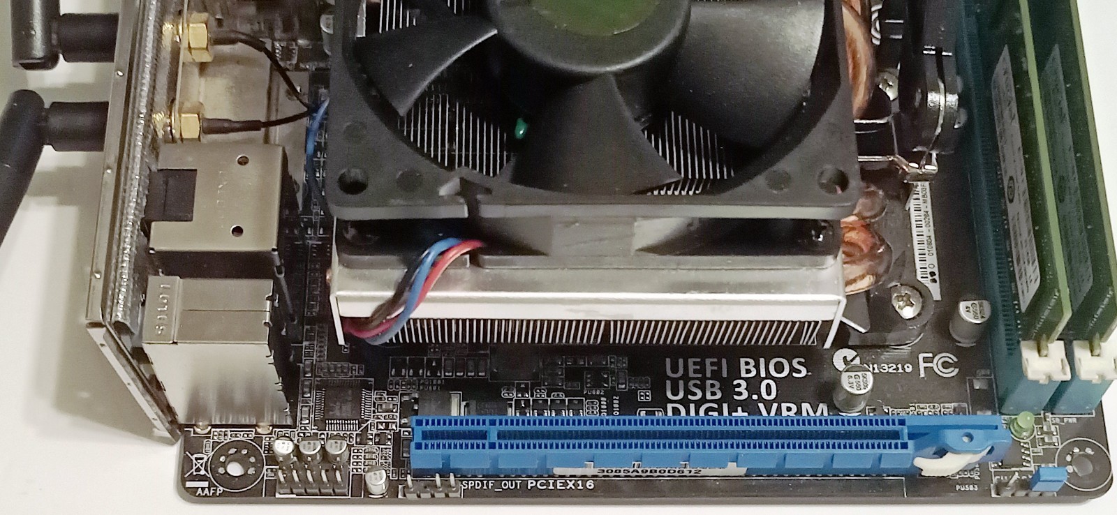 ASUS F1A75-I Deluxe Mini-ITX Motherboard with AMD A8-3870K 4C 3GHz and 16GB DDR3