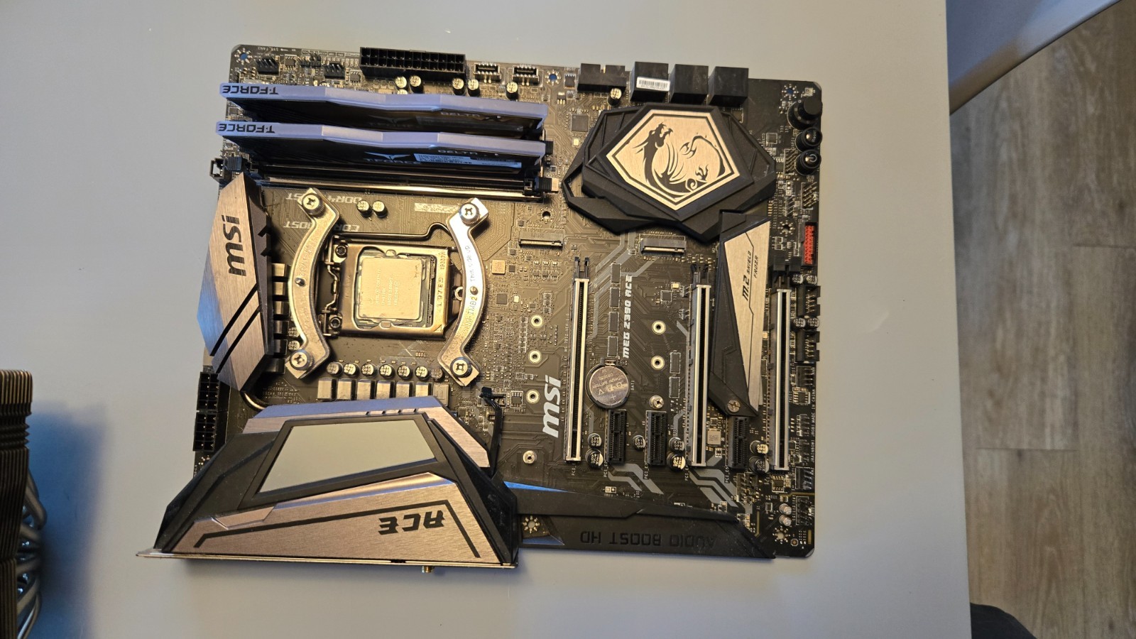Intel I7-9700k 3.6g GHz, Noctua NH-D15 cooler + Fan, MSI Z390 MEG ACE – NO RAM