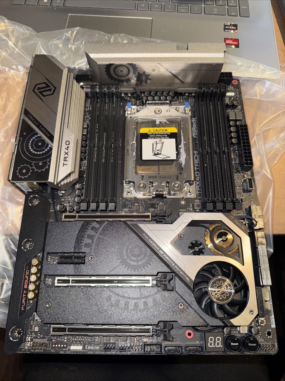 ASRock TRX40 TAICHI sTRX4 AMD TRX40 SATA 6Gb/sASRock DDR4 ATX AMD Motherboard