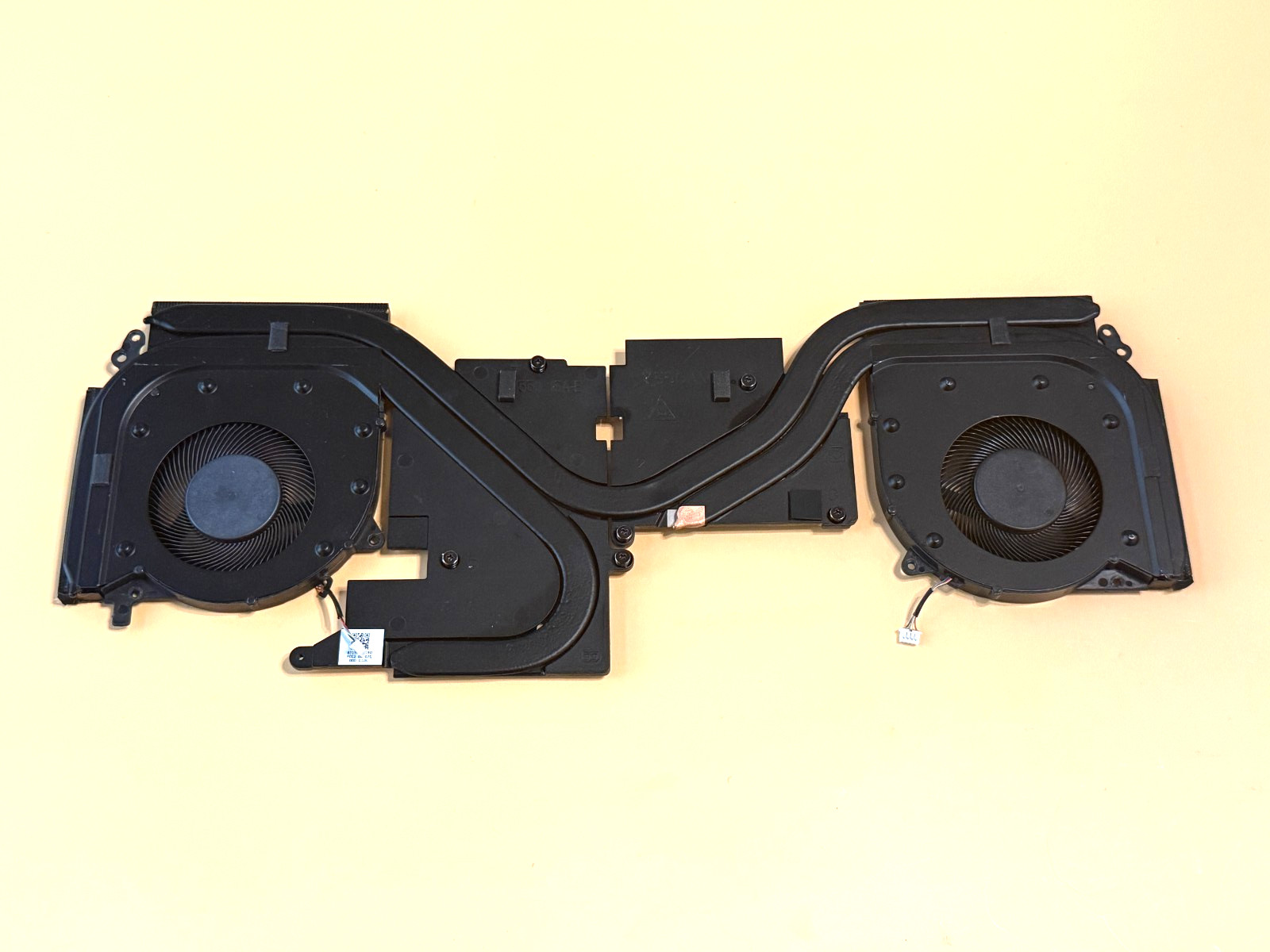 Lenovo Legion 5-15ARH05H CPU GPU Thermal Cooling Fans + Heatsink – AT1YK001FF0