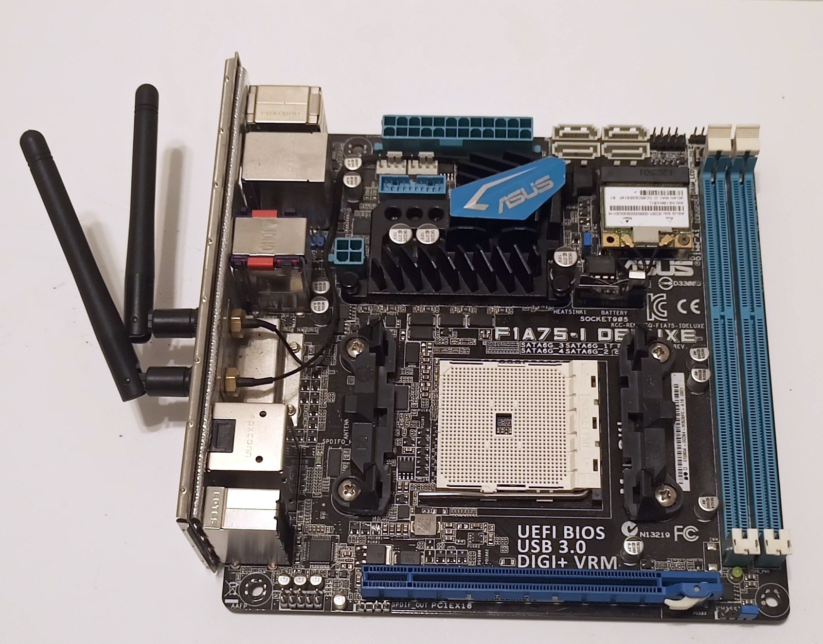 ASUS F1A75-I Deluxe Mini-ITX Motherboard with AMD A8-3870K 4C 3GHz and 16GB DDR3