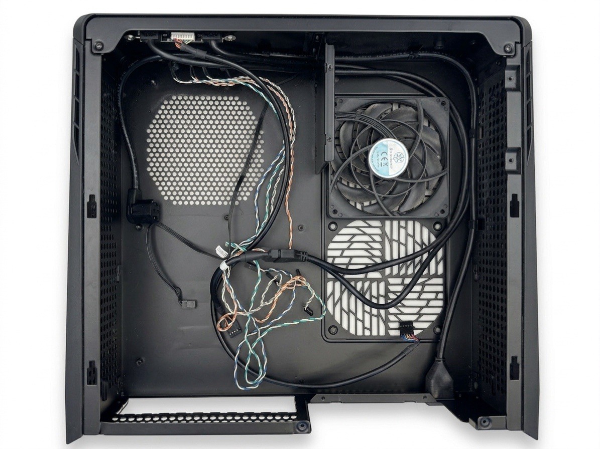 [MINT] SilverStone Mini-ITX Case RAVEN RVZ03 Mini-ITX Black Slim Line Case