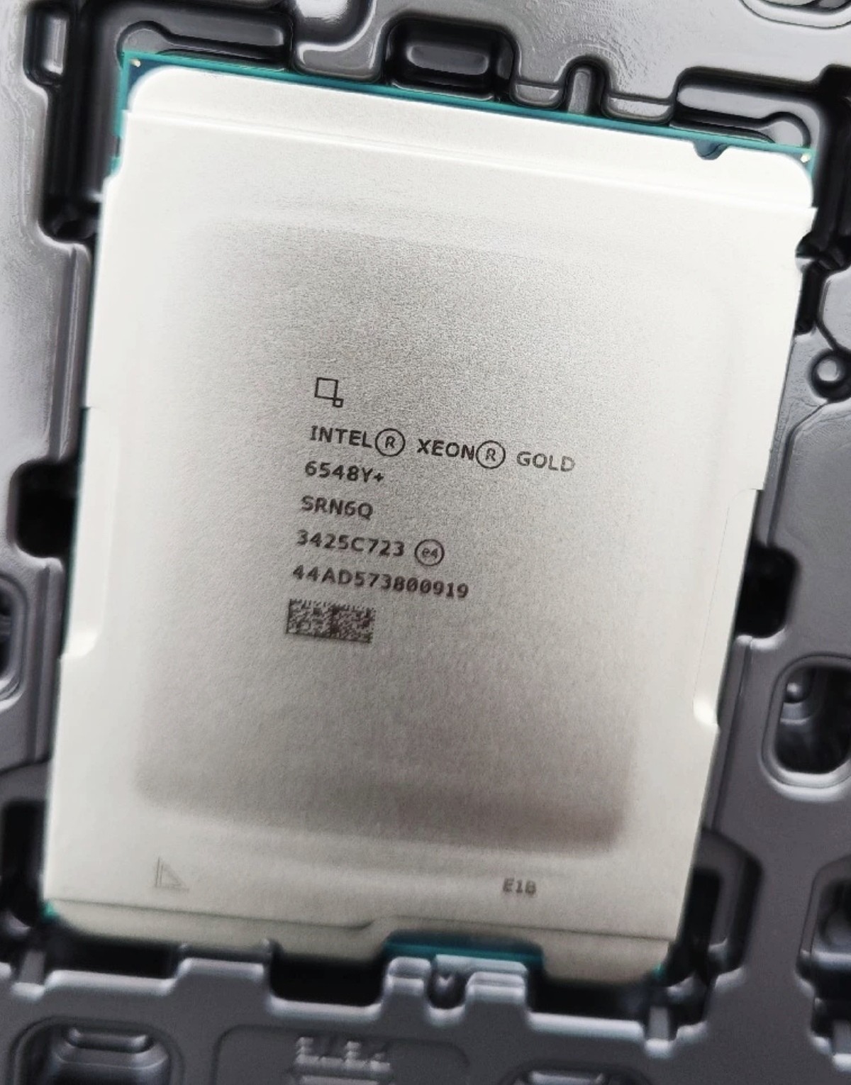 Intel Xeon Gold 6548Y+ CPU 32Core 2.50GHz~4.10GHz 250W TPD