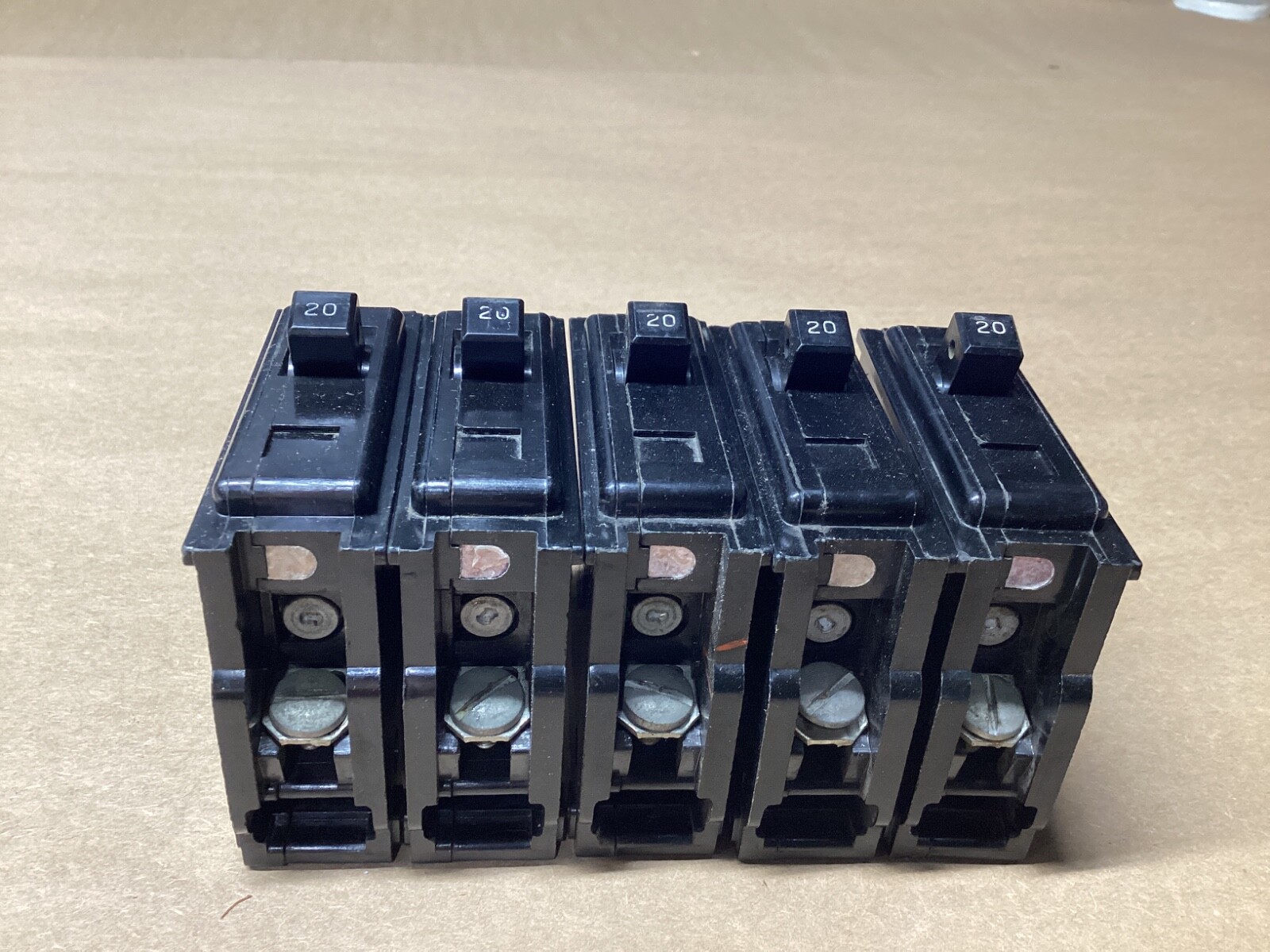 LOT OF 5 WESTINGHOUSE CIRCUIT BREAKERS 1 POLE 20A #100L119*CO