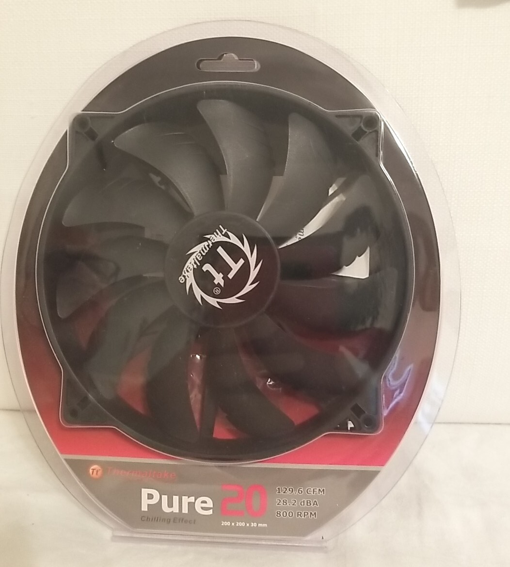 New Thermaltake Pure 20 DC Fan 200mm x 200mm x 30 mm CL-F015-PL20BL-A
