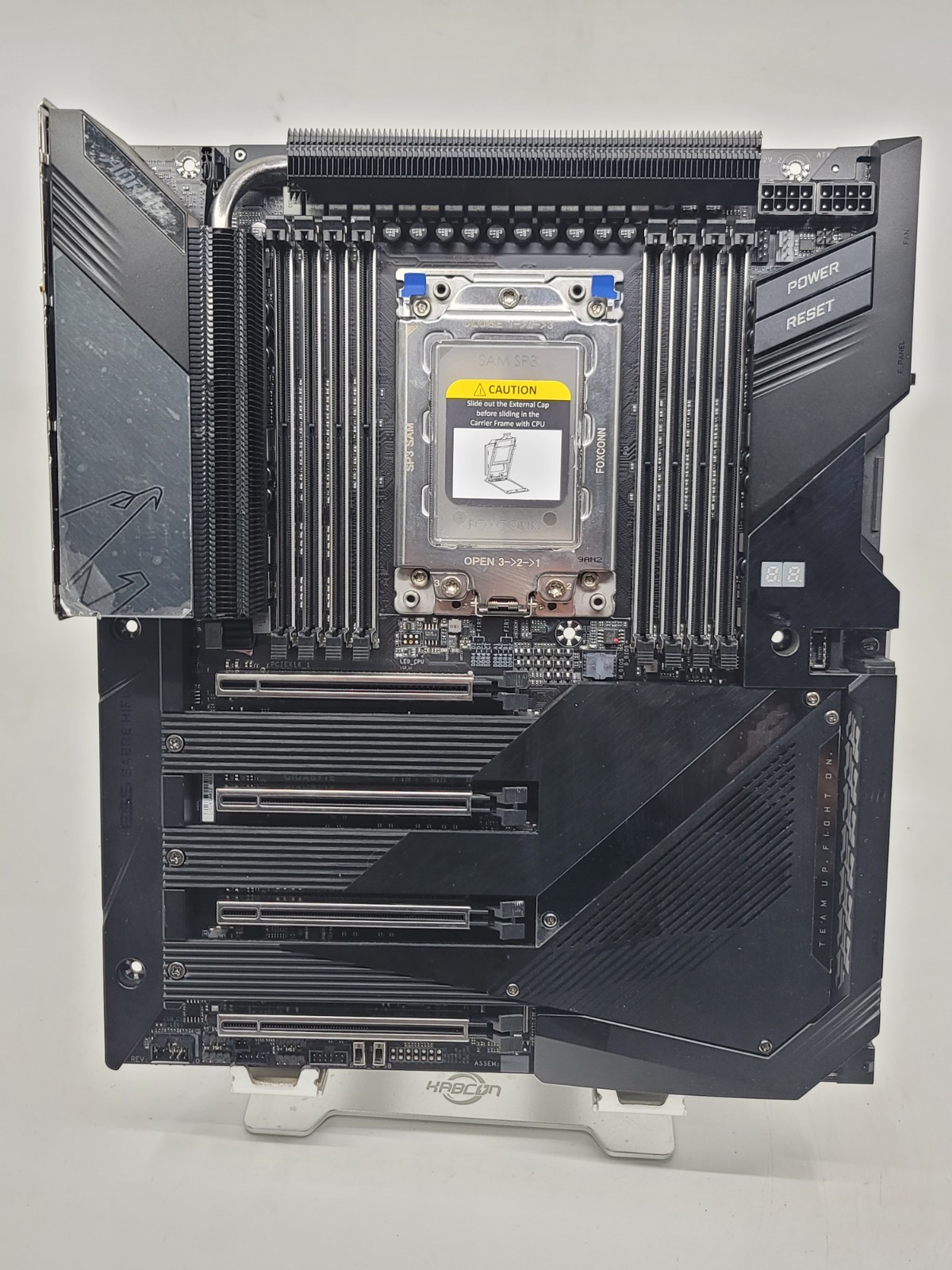 Gigabyte TRX40 Aorus Xtreme AMD Threadripper SP3 DDR4 Quad Channel Motherboard