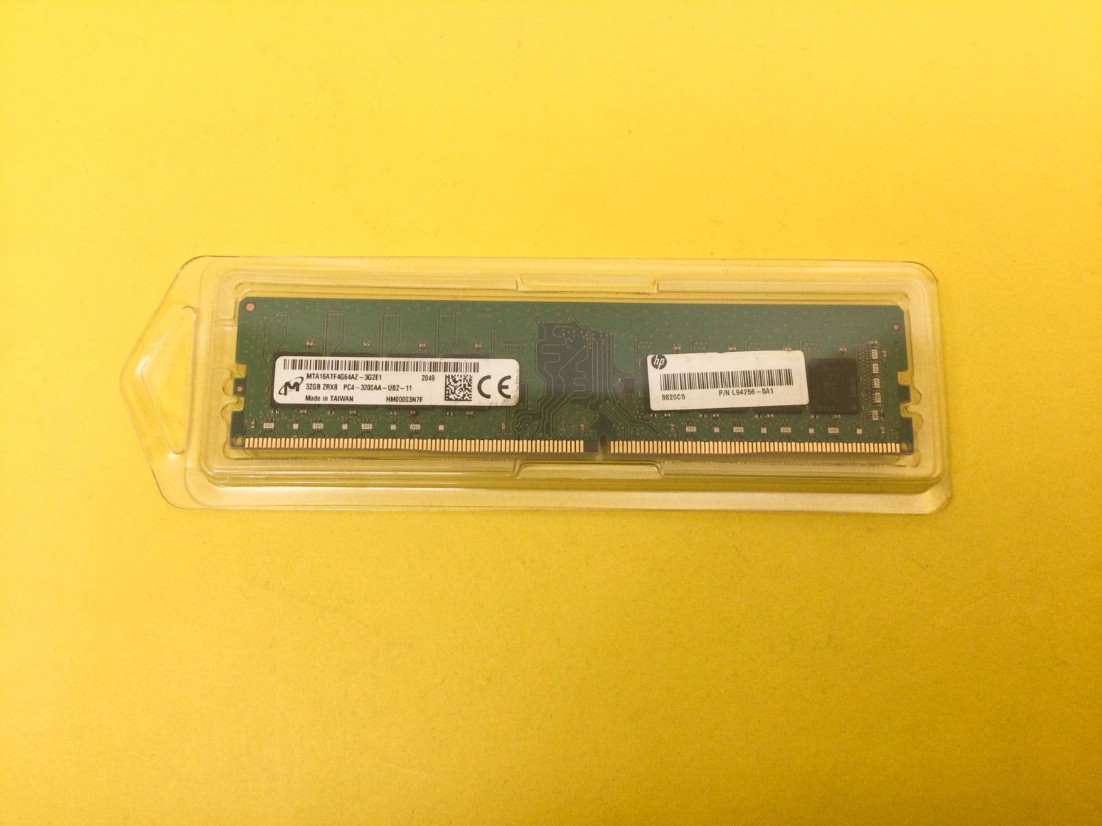 MICRON 32GB(1x32GB) 2Rx8 PC4-3200AA UDIMM Desktop Memory MTA16ATF4G64AZ-3G2E1
