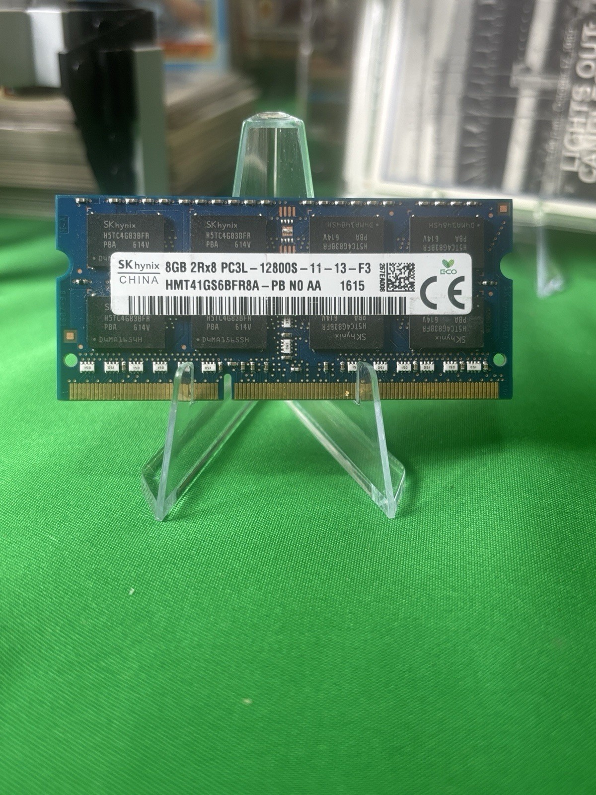 SK hynix 8GB DDR3L SO-DIMM 204-Pin PC3L-12800S ECC Registered HMT41GS6BFR8A-PB