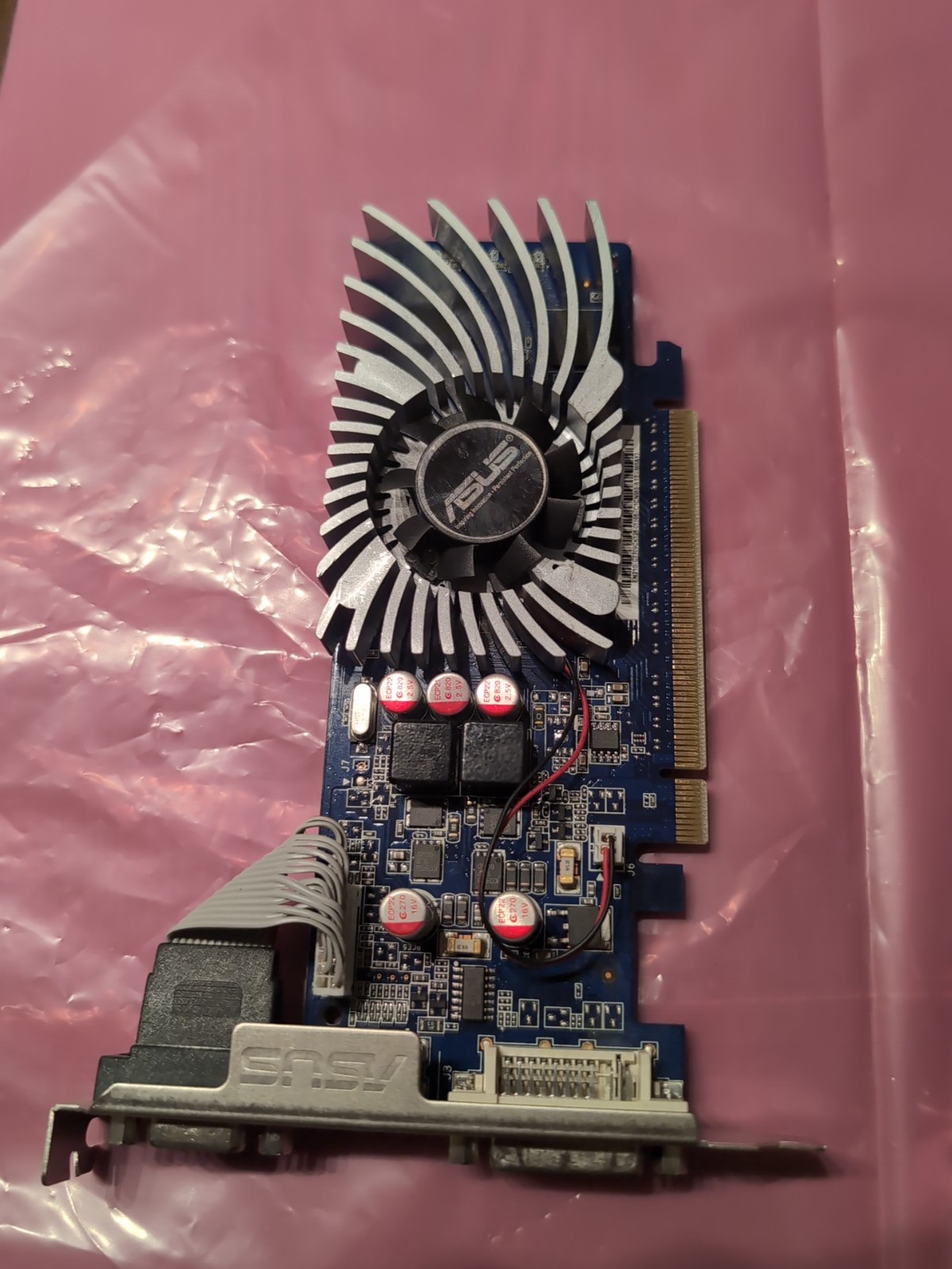 ASUS nVidia GeForce 210 (EN210/DI/512MD2(LP)) 512 MB DDR3 SDRAM Graphics card
