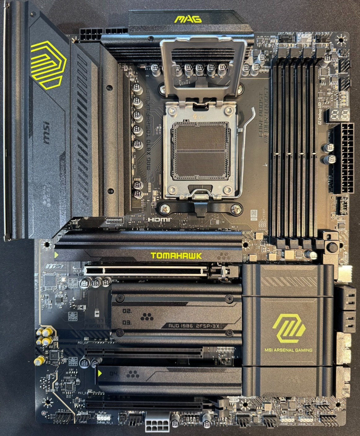 MSI MAG X870 TOMAHAWK WIFI AMD DDR5 Wi-Fi 7 AM5 ATX MOTHERBOARD