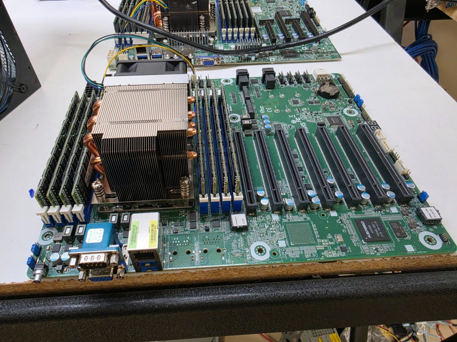ASROCK ROMED8-NL ATX Motherboard + AMD EPYC 7v12 2.4Ghz 64 Core + 512G RAM + HS