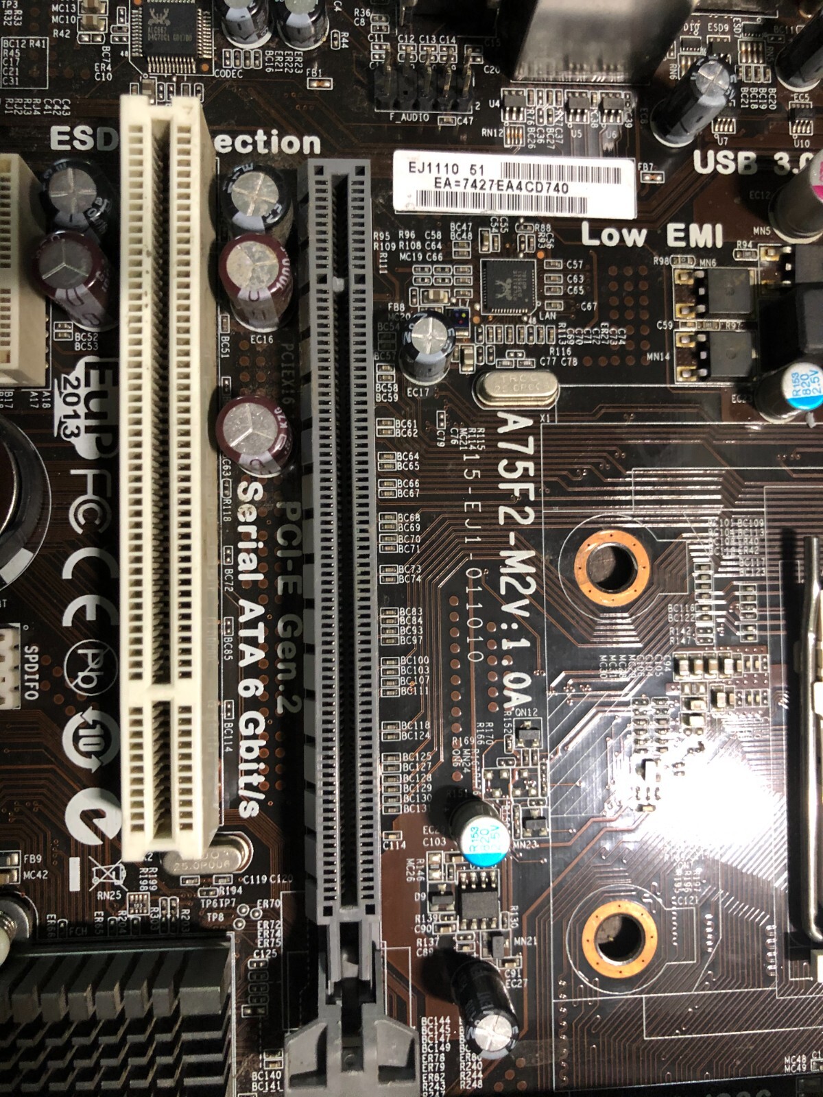 ECS A75F2-M2 Motherboard w/AMD A8-5600K, 8GB RAM, 2x SATA Cable & IO Sheild