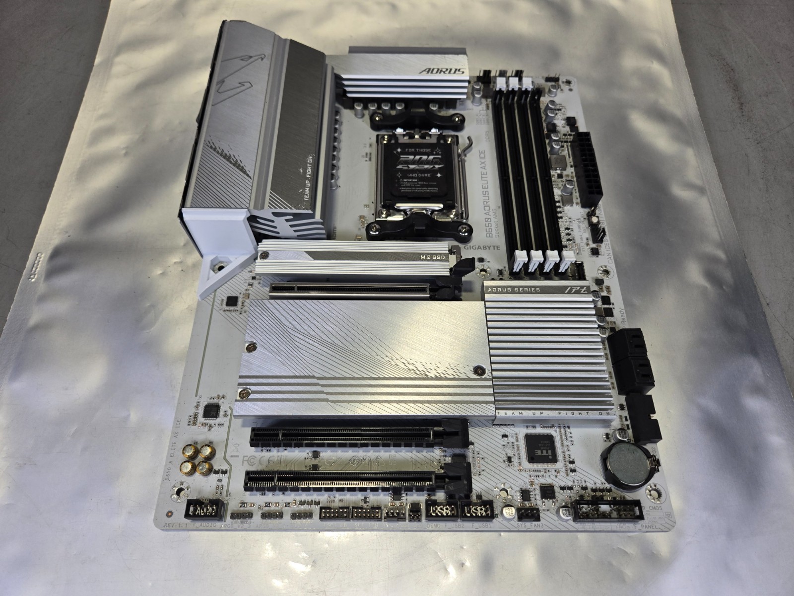 *Damaged* Gigabyte B650 Aorus Elite AX ICE AMD AM5 ATX Motherboard