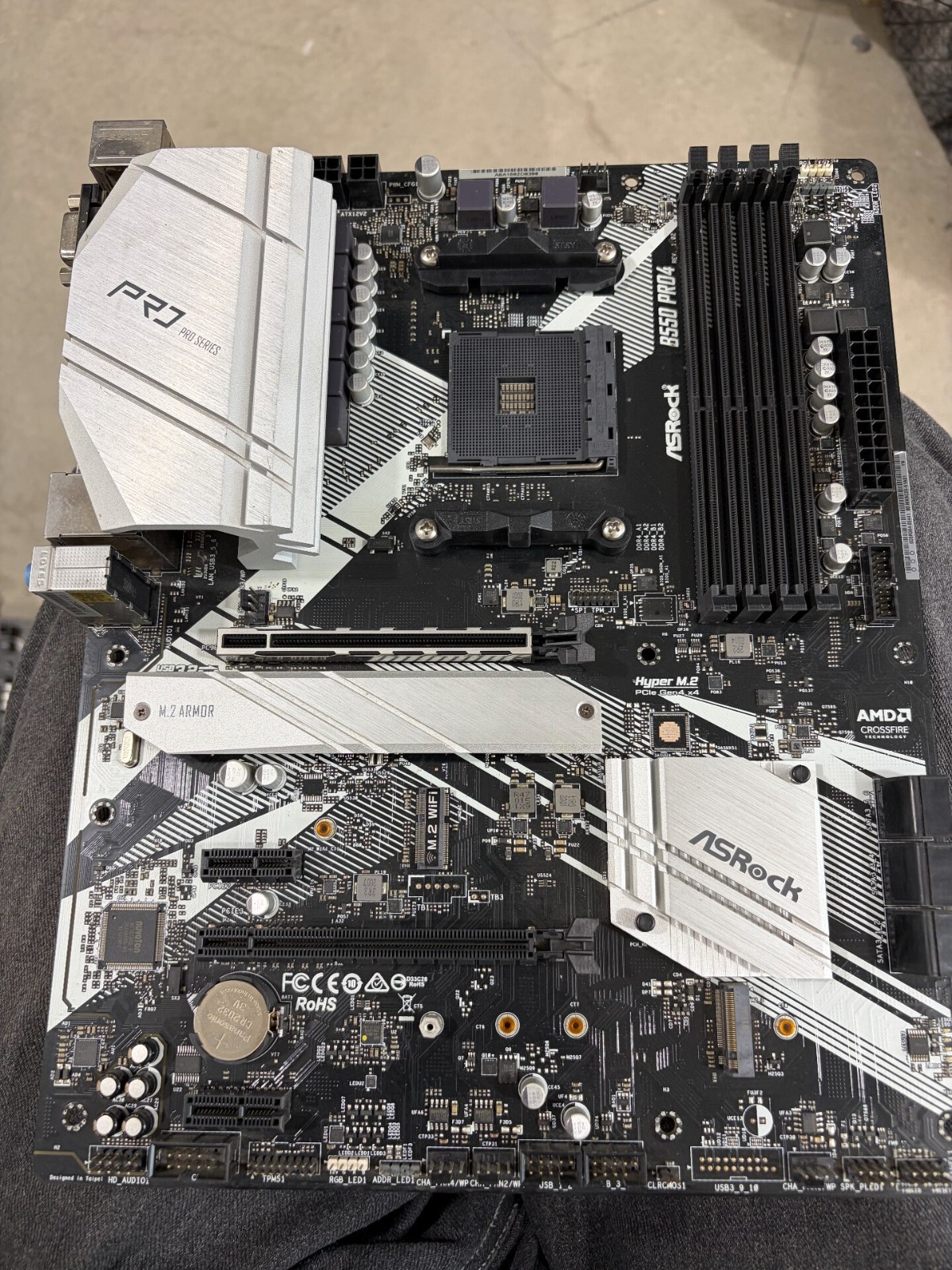 ASRock B550M PRO4 AM4 AMD B550 SATA 6Gb/s Micro ATX AMD Motherboard