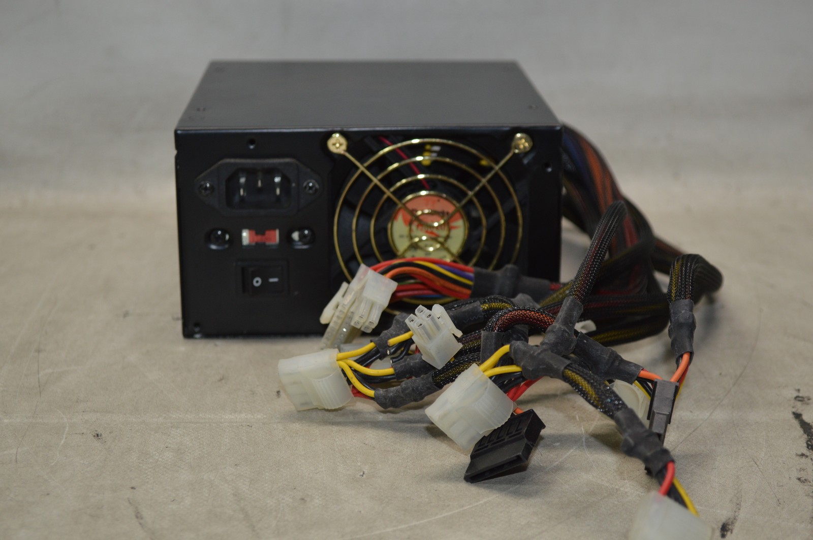Thermaltake TR2-430NP Power Supply