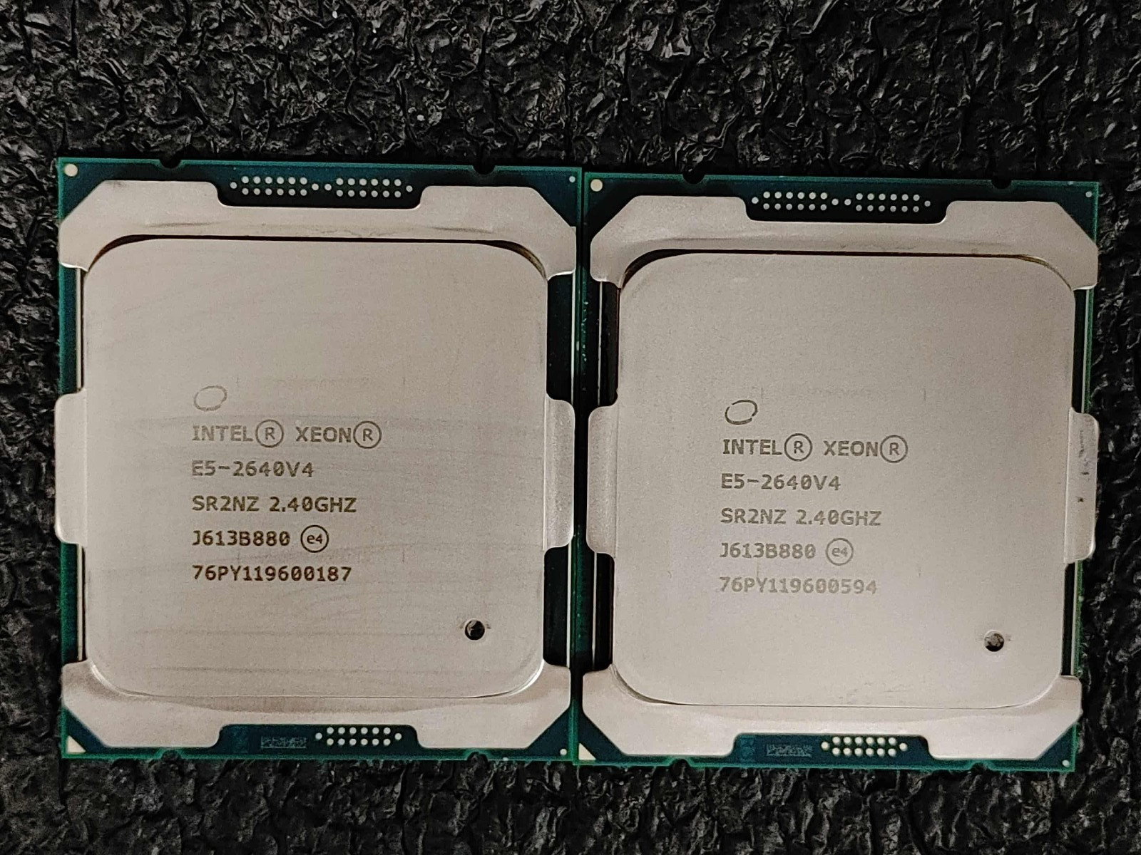 Lot of 2 Intel Xeon E5-2640V4 SR2NZ 2.4GHz FCLGA2011 10Cores 25MBCache 8 GT/s90W
