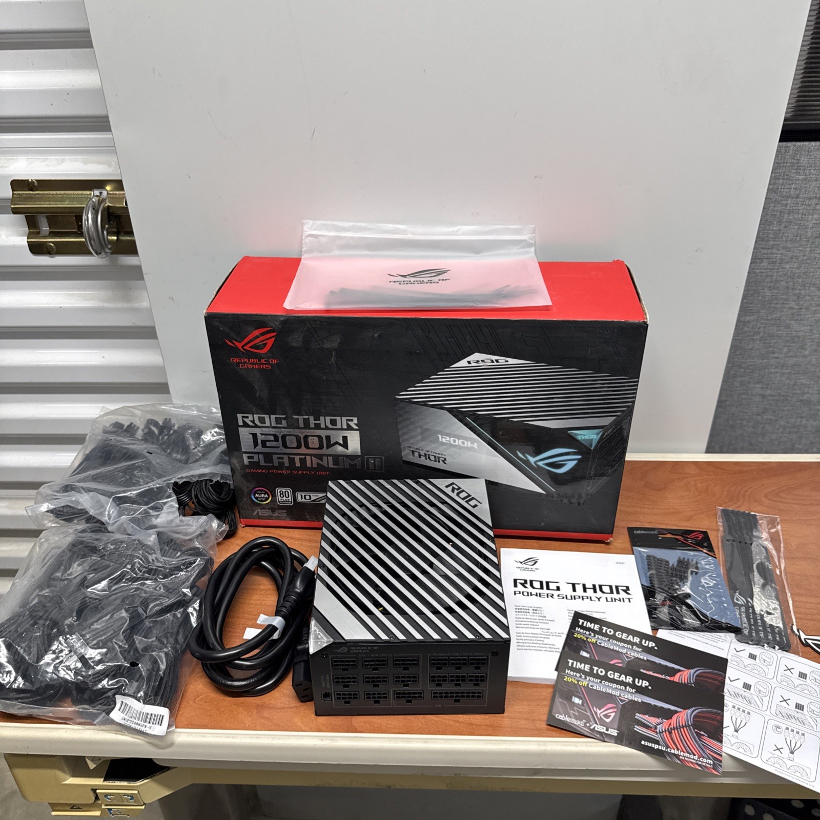 ASUS ROG Thor 1200W Platinum II Modular Power Supply – ROG-THOR-1200P2-GAMING