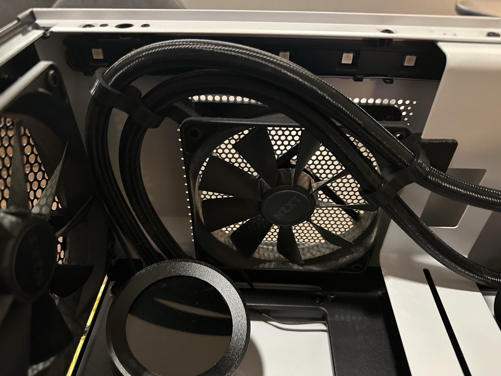 NZXT H210i Mini-ITX Case – White – With Kraken Z53 AIO
