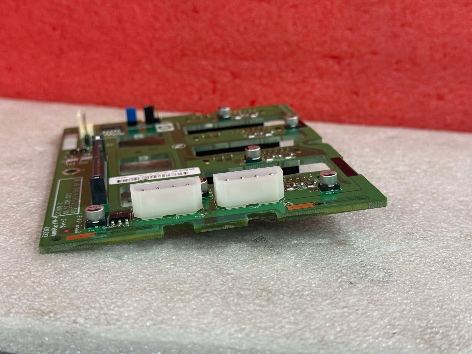 HP 451781-001 ML310 G5 4-Bay SATA/SAS Hard Drive Backplane Board
