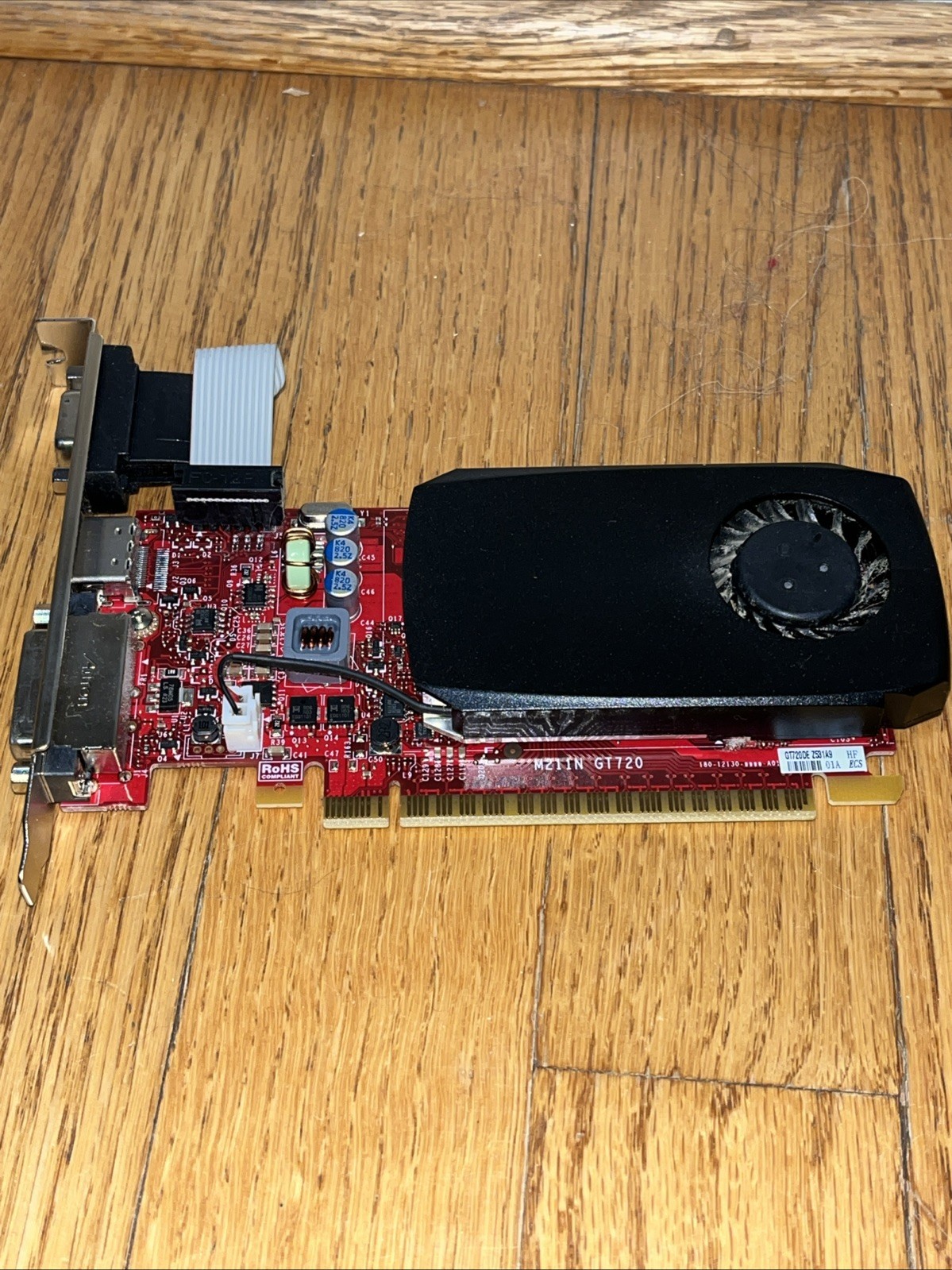 NVIDIA P2130 GeForce GT 720 1GB DDR3 09YJWT CN-09YJWT-75255-4CA Graphics Card