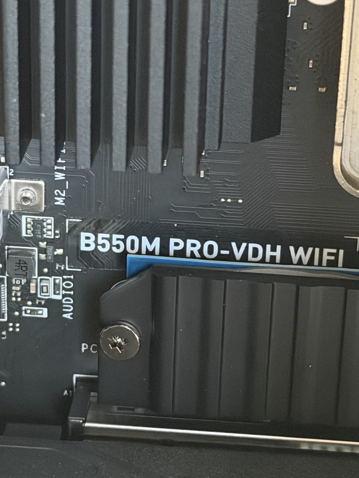AMD Ryzen 7 5700X3D MSI B550M WiFi 32GB DDR4 Combo + Air Cooler