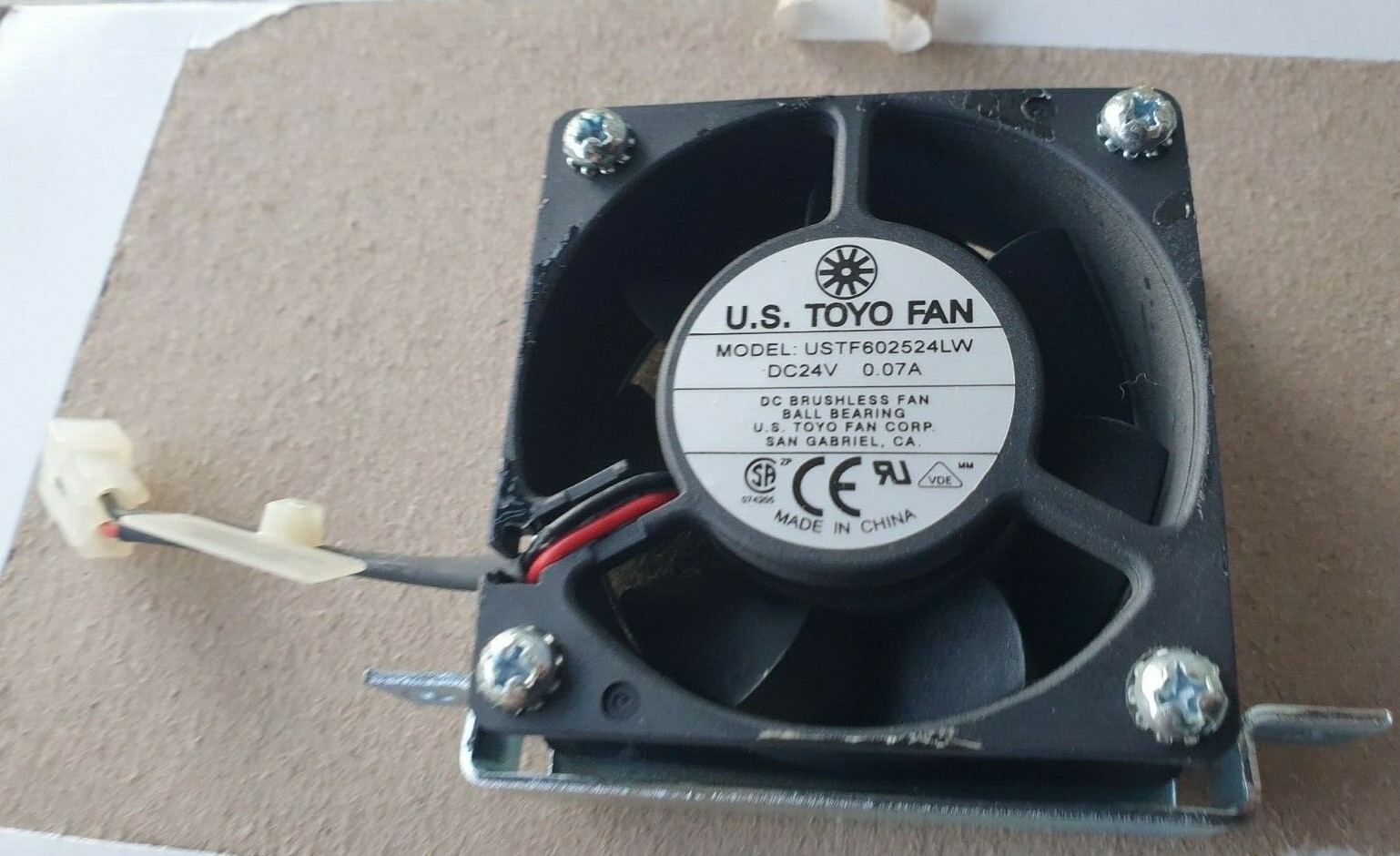 U.S TOYO FAN USTF602524LW 24VDC BRUSHLESS FAN (IN8S2)
