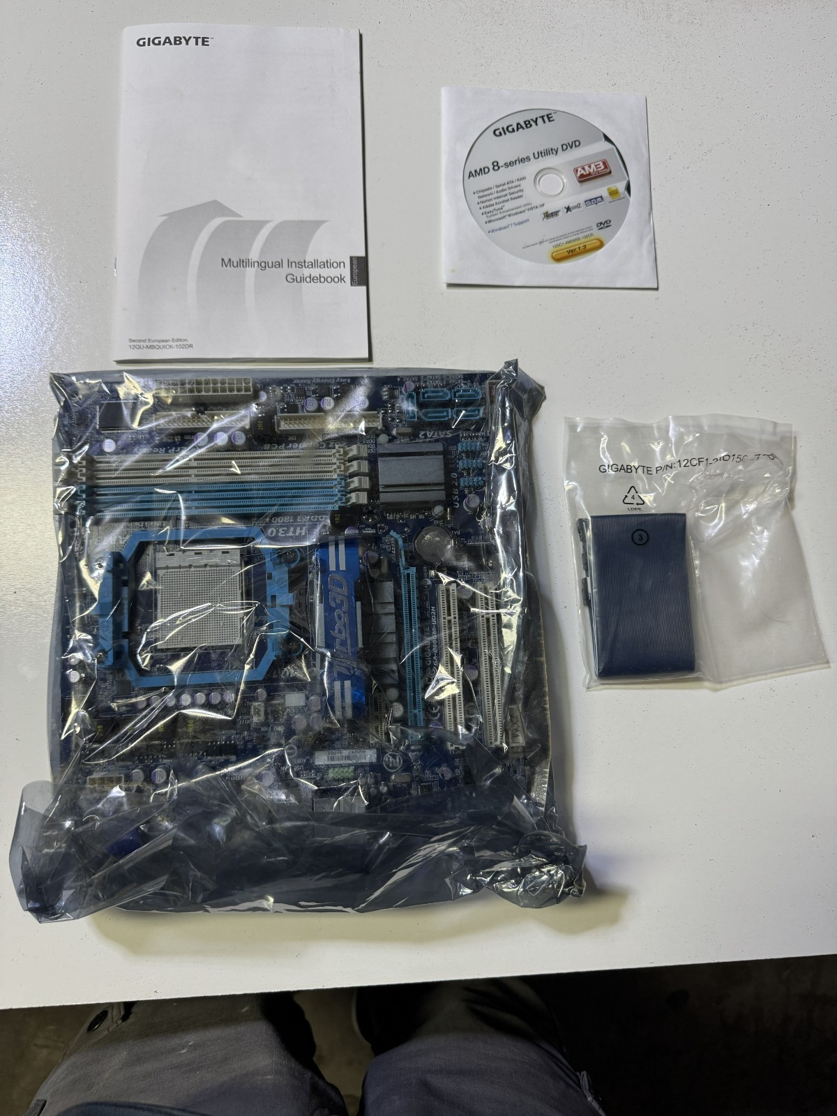 Gigabyte Technology GA-880GM-UD2H, Socket AM3, AMD Motherboard