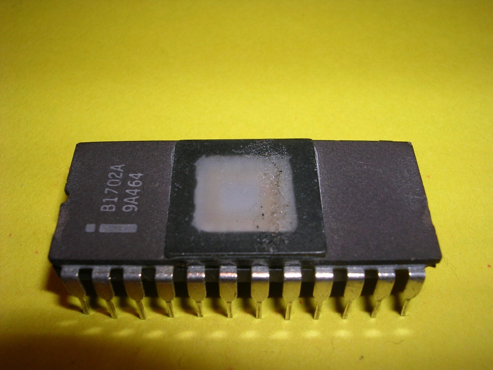 Intel B1702A (C1702A, 1702A) EPROM Chip