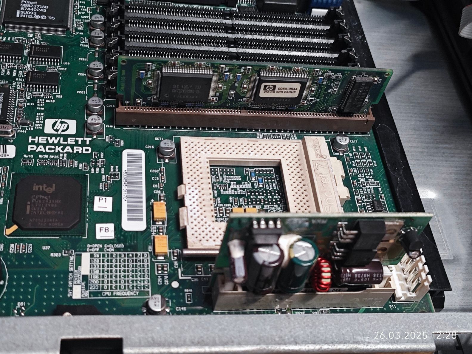 Socket 7 LPX HP Vectra VL5 Desktop D3830-60004 w Riser & Cache & HP Sound Card