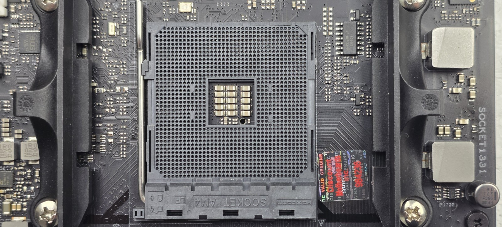 ASUS ROG Crosshair VIII Impact AM4 AMD X570 DDR4 Mini-DTX Gaming Motherboard