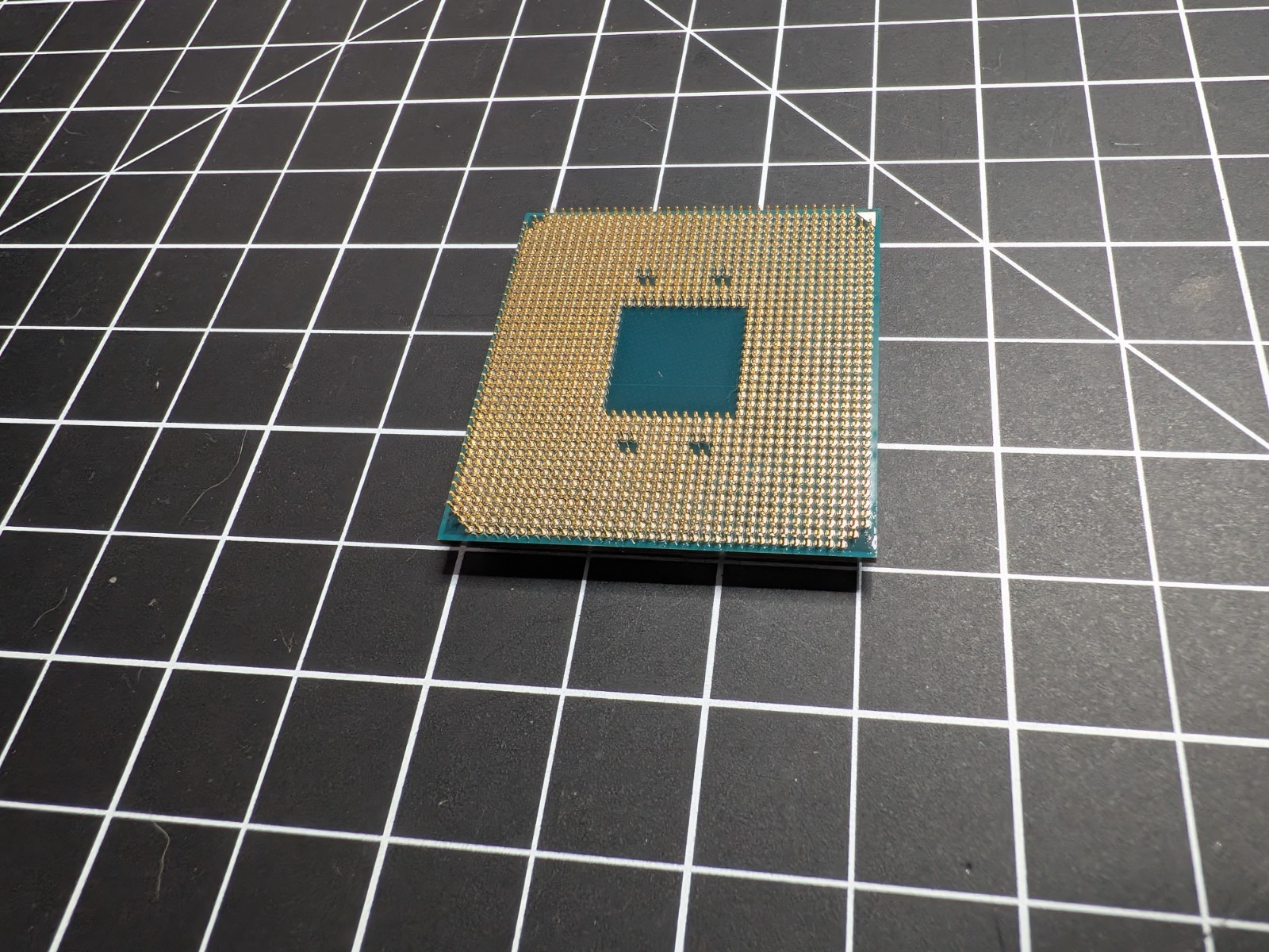 AMD Ryzen 5 3600 3.6GHz 6-Cores Socket AM4 CPU Processor (100-100000031AWOF)