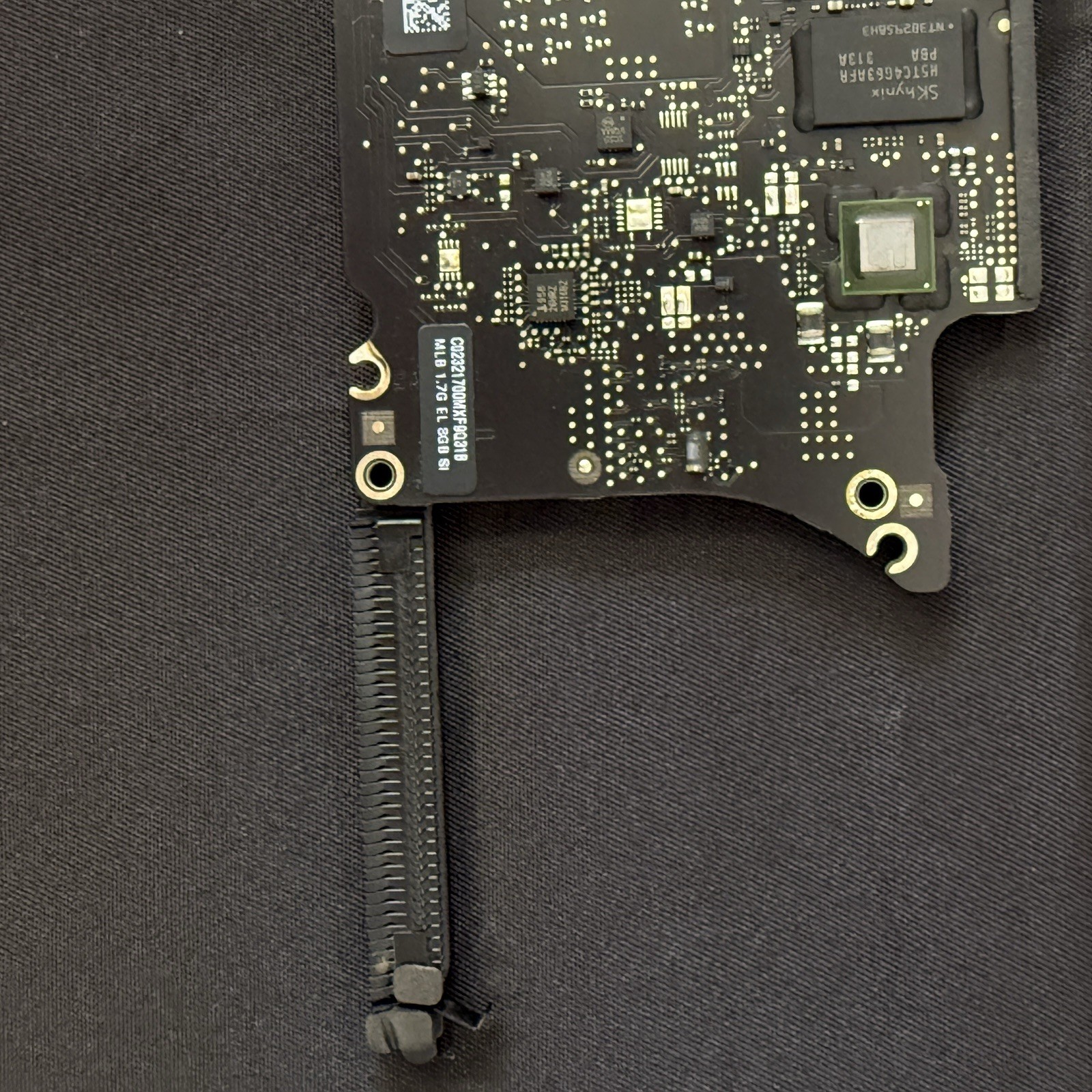 MacBook Air 11 inch A1465 2013 i7 1.7GHz 8GB Logic Board 661-7472 820-3435-A OEM