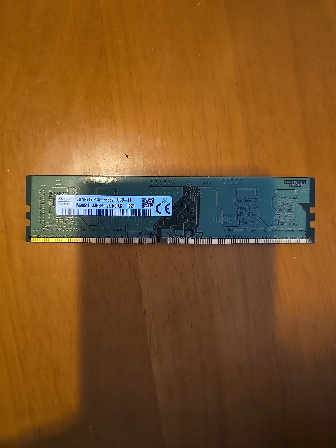 SK Hynix 4GB (1-Stick) PC4-21300 DDR4 2666 DIMM Desktop Memory HMA851U6JJR6N-VK