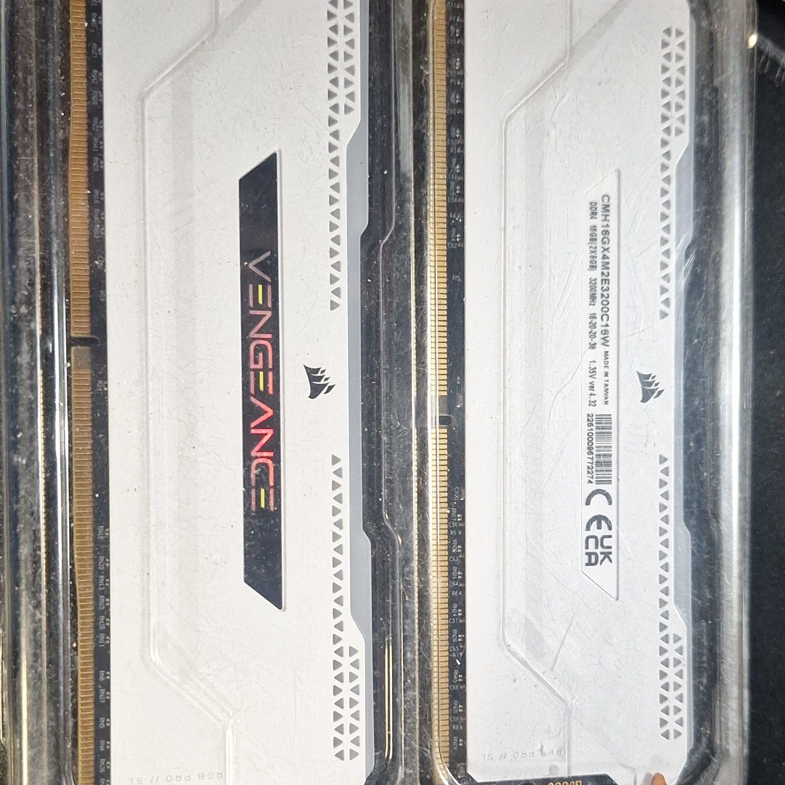 Corsair Vengeance RGB Pro DDR4 16GB (2 X 8GB) 3200MHz White Excellent