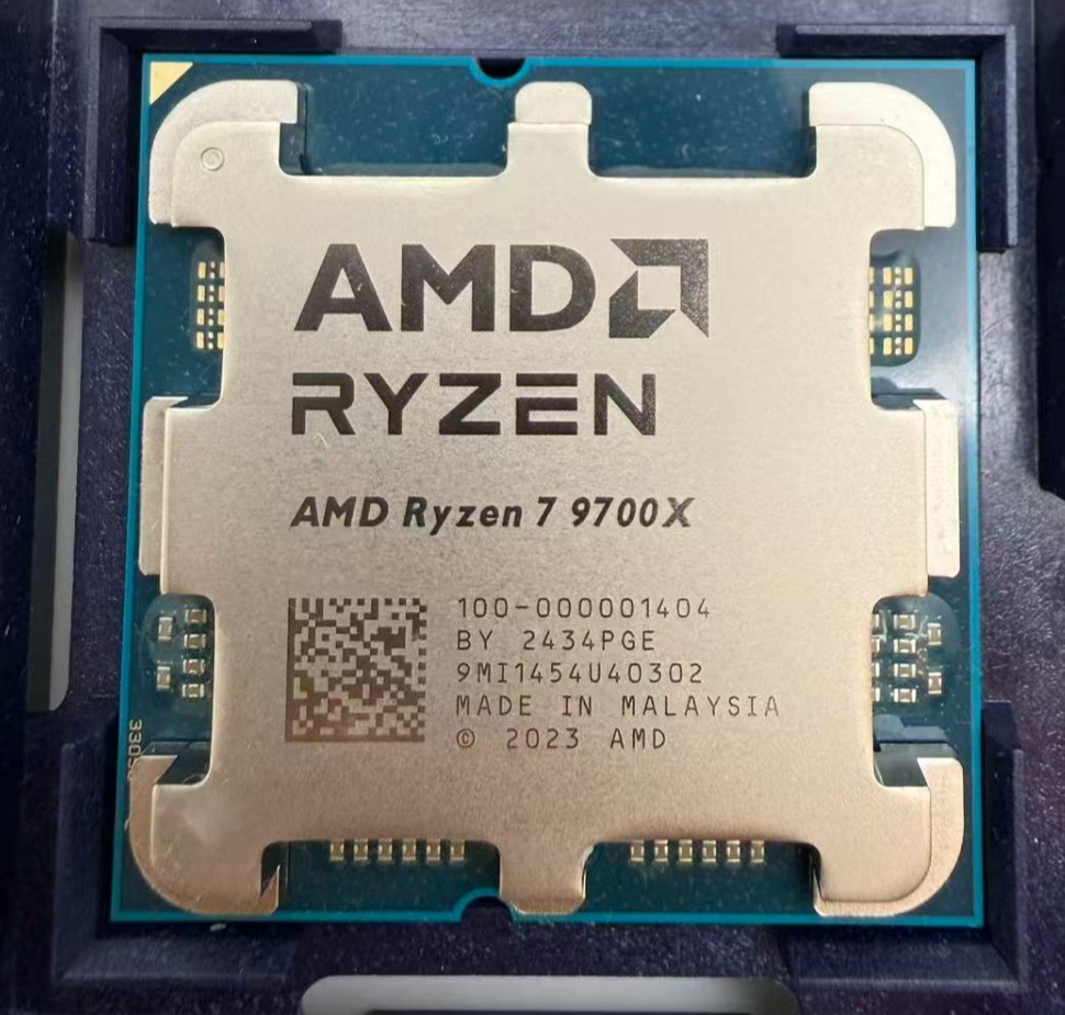 AMD Ryzen 7 9700X 8-Core 16-Thread 40MB Cache Socket AM5 9000 Series Processor