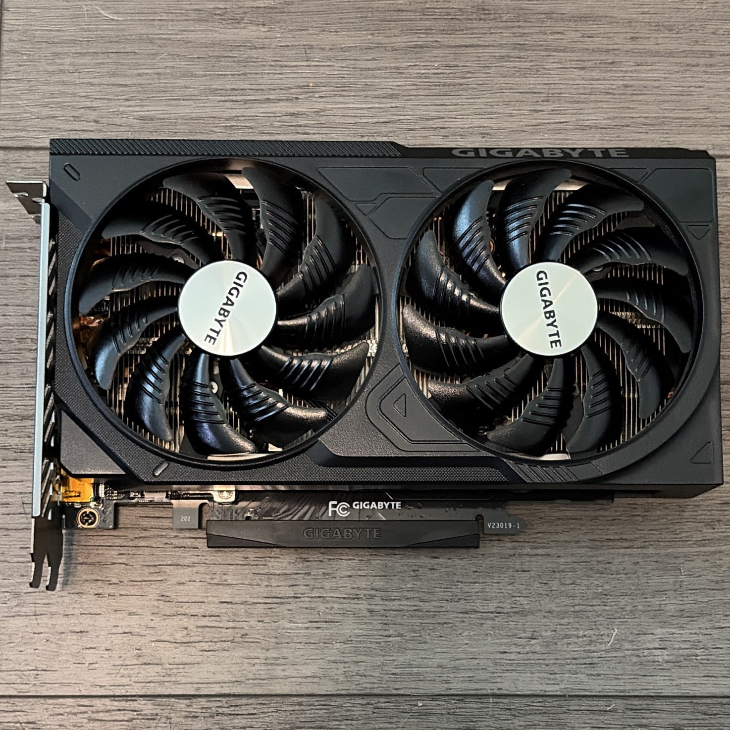 GIGABYTE NVIDIA GeForce RTX 4060 Ti 8gb model
