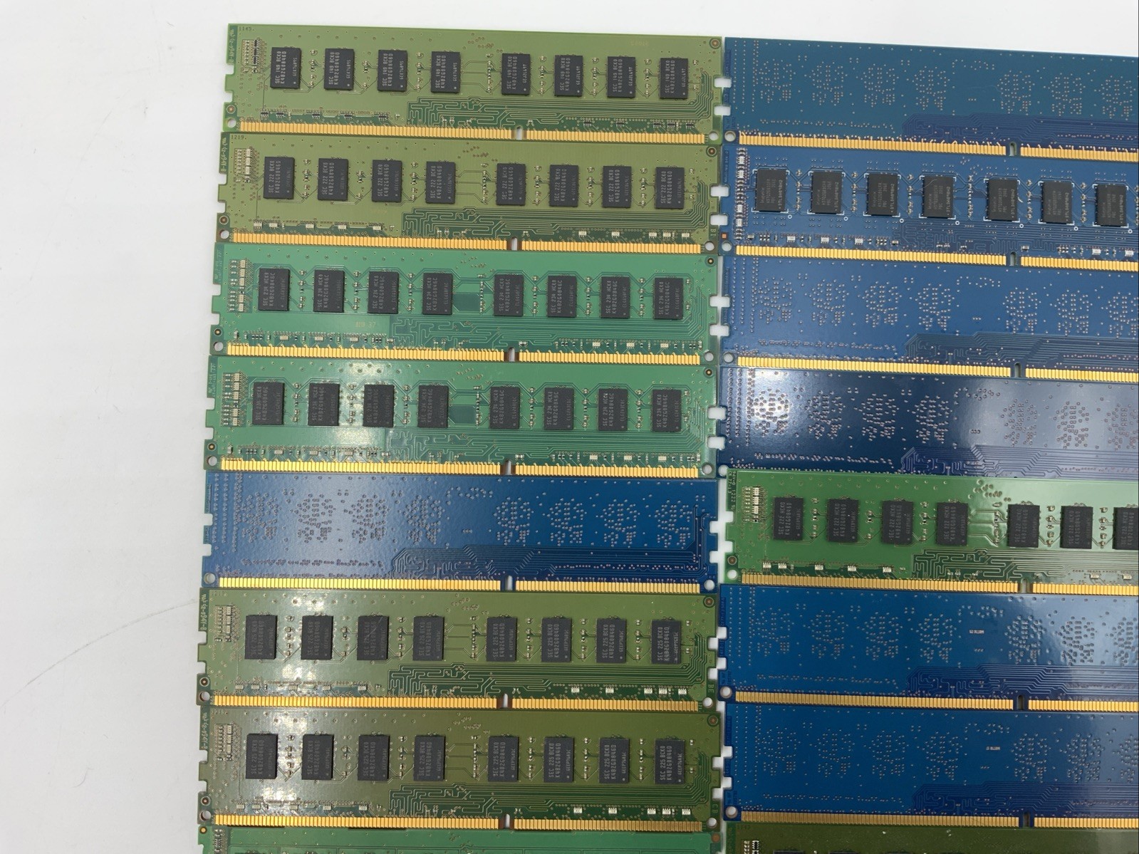 (Lot of 21) 4GB DDR3 1600MHz PC3-12800U Desktop RAM Mixed Brands Unbuffered
