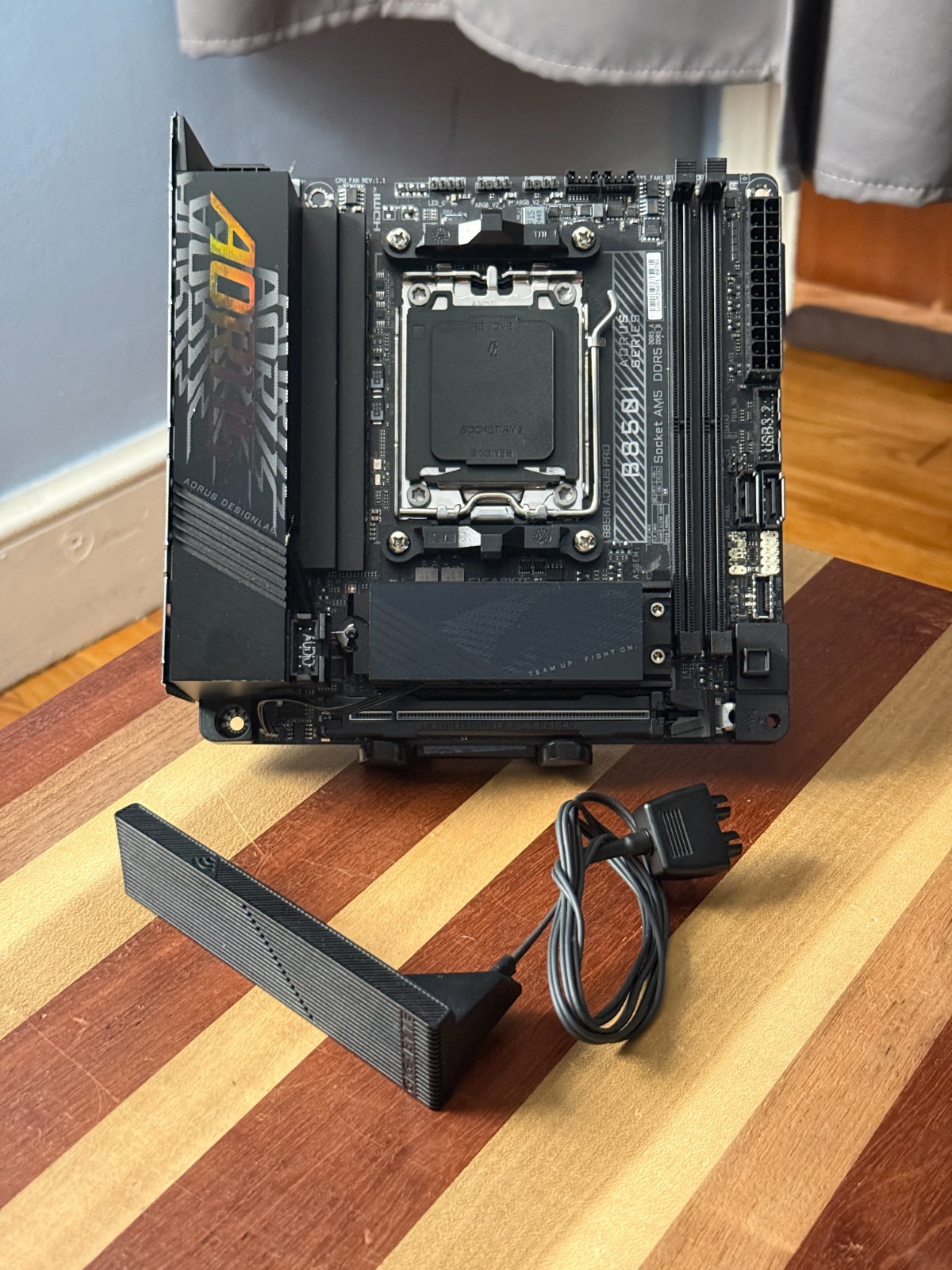 GIGABYTE B850I AORUS PRO Mini-ITX AM5 DDR5 PCIe 5.0 Wi-Fi 7 Gaming Motherboard