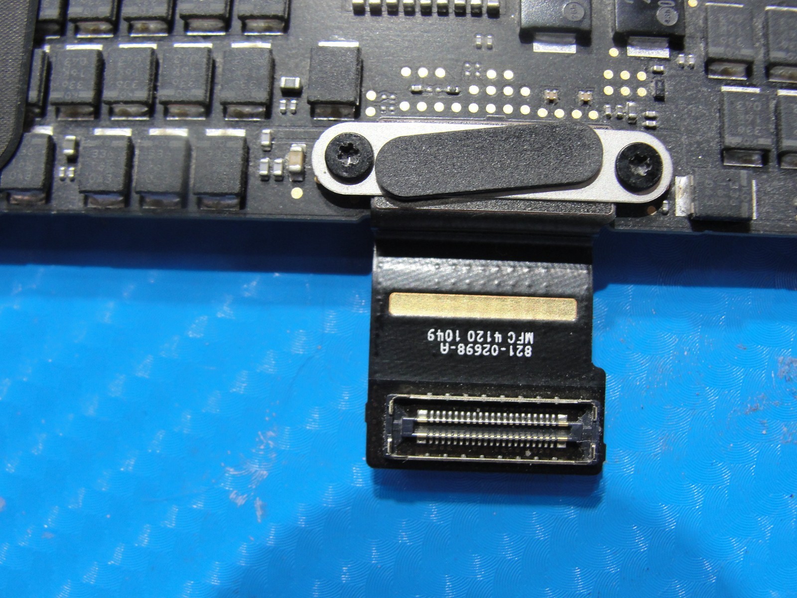 MacBook Pro A2141 2019 16″ i9-9880H 2.3 16GB 1TB 5500M 4GB Logic Board 661-14132