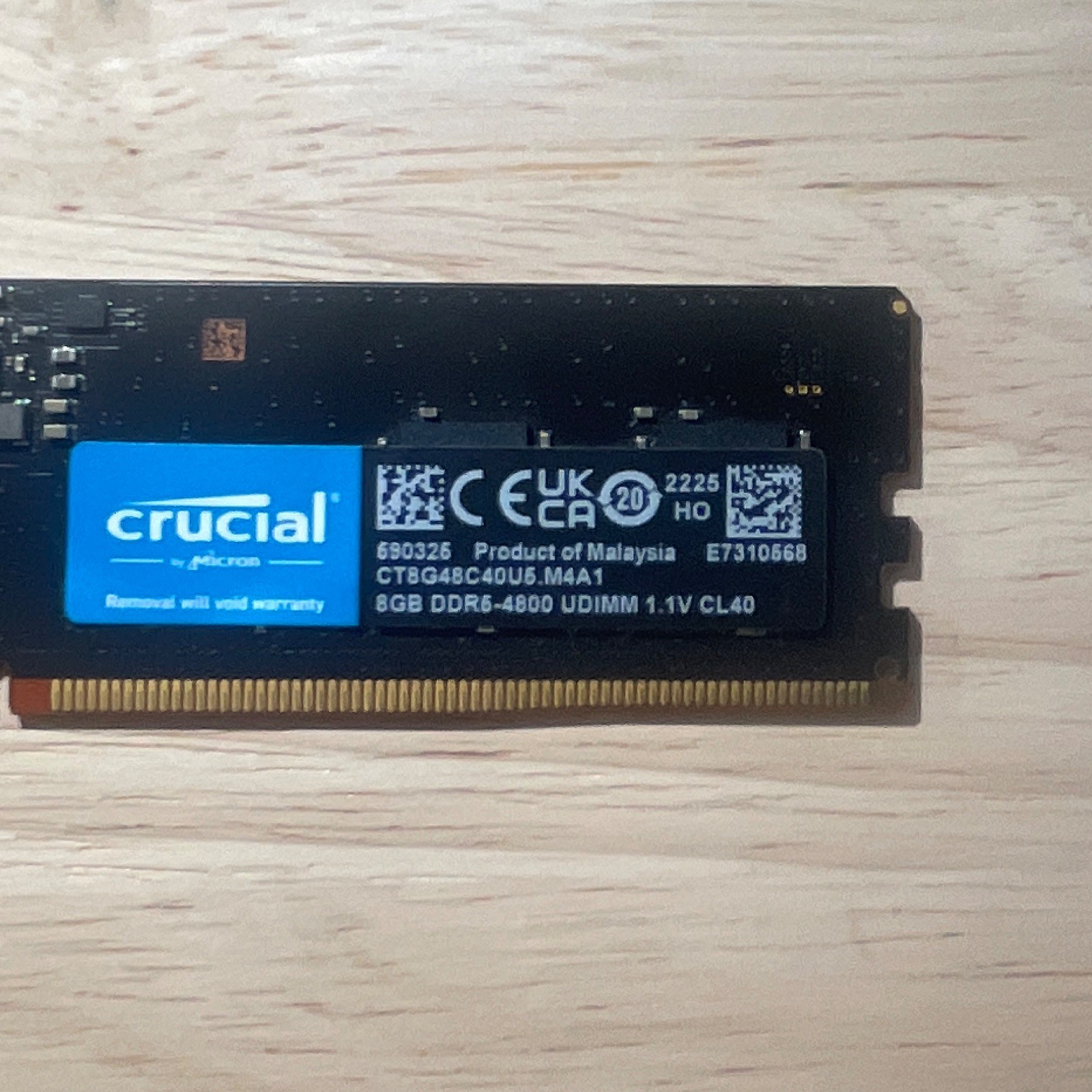 Crucial 8GB DDR5-4800 UDIMM CL40 288-Pin RAM CT8G48C40U5.M4A1