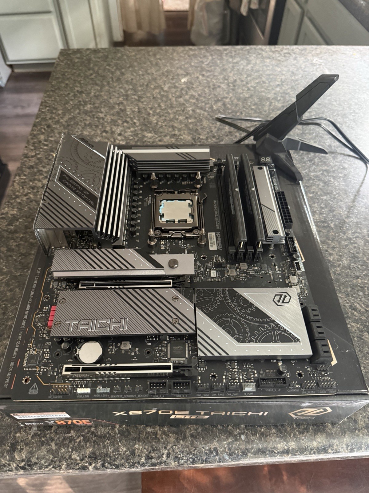 ASRock X870E Taichi Lite with 9950X3D CPU 32GB 6400 CL32