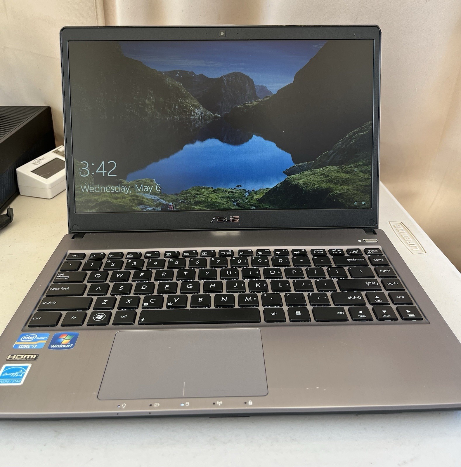 ASUS U47A laptop Pre-owned