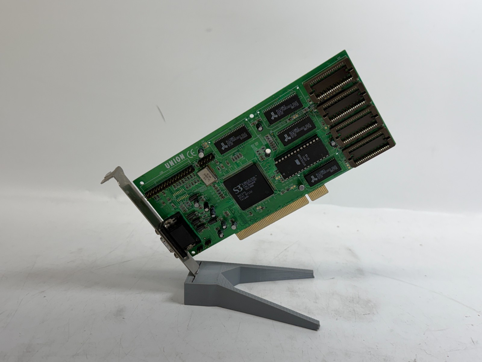 Vintage Graphics Video Card S3 ViRGE/DX 86C375 VGA Feature