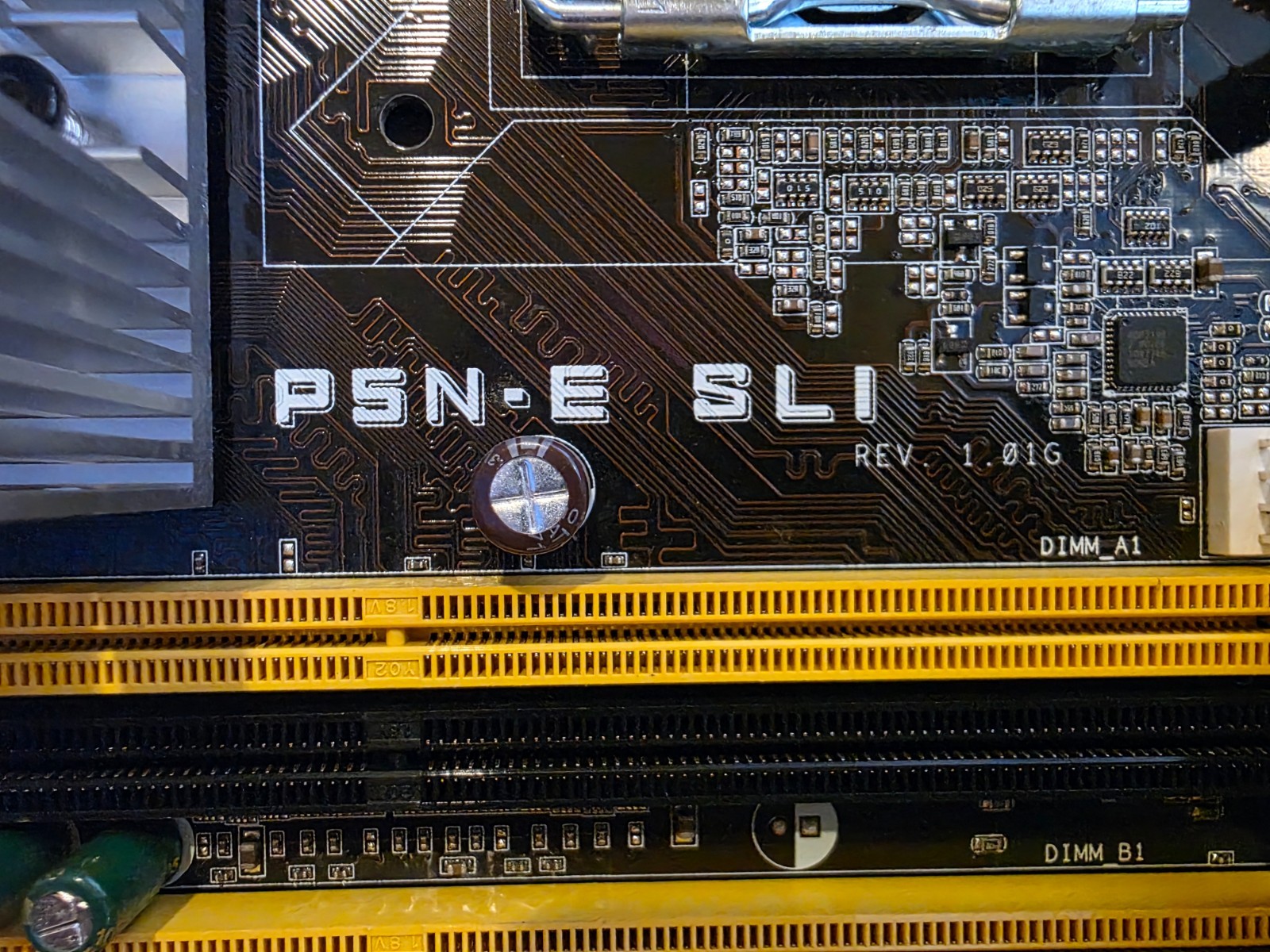 ASUS P5N-E SLI Rev. 1.01G LGA 775 ATX Motherboard & Intel Core 2 Quad Q6600