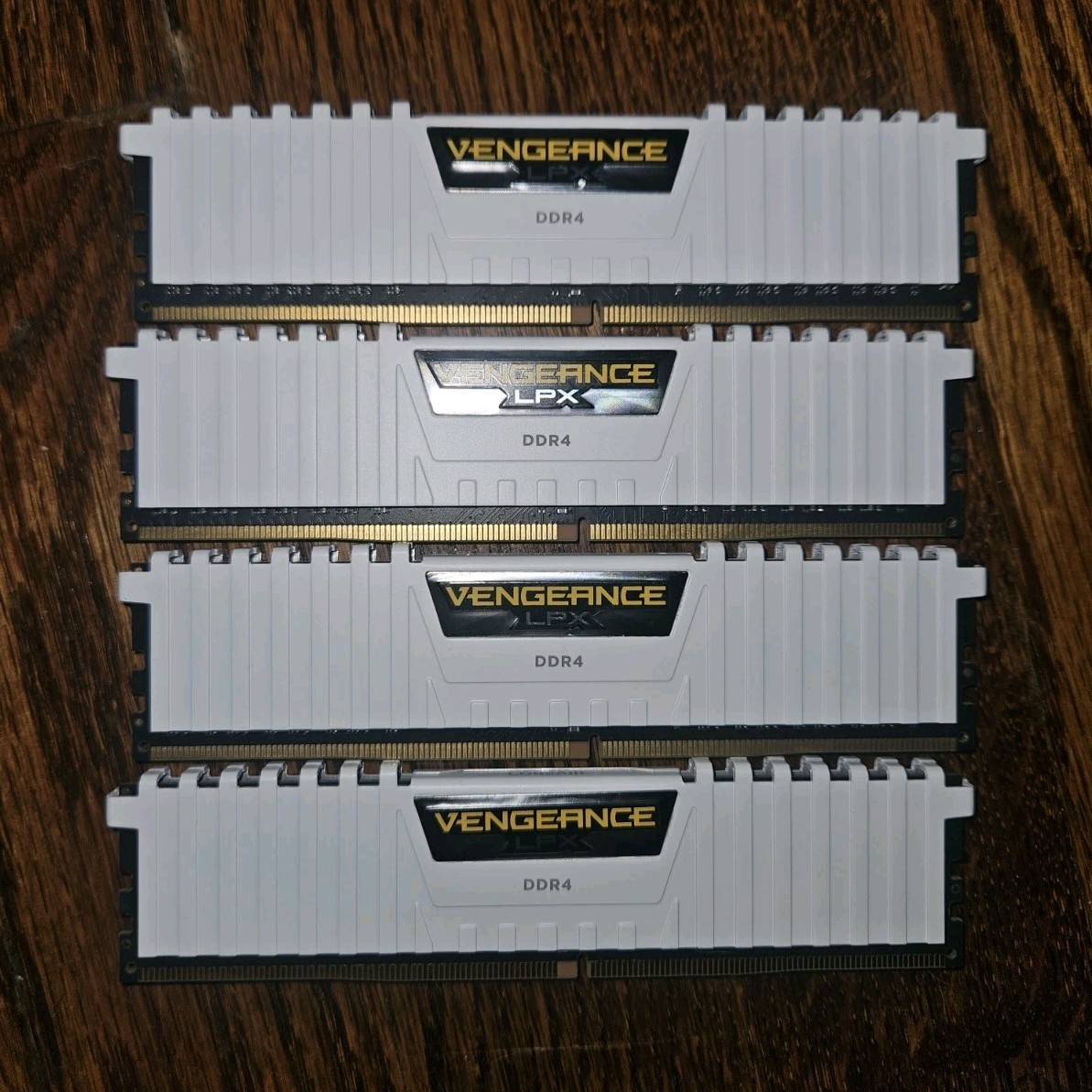 Corsair Vengeance LPX 16GB (2x8GB) DDR4 3000MHz 288-Pin DIMM White