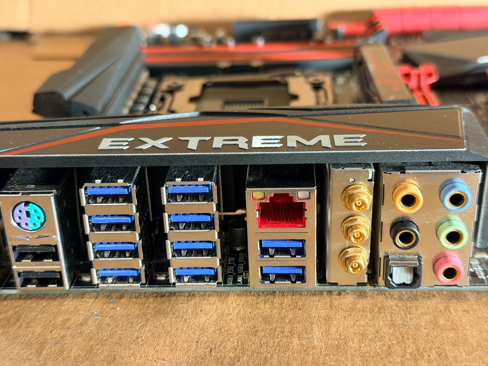 ASUS RAMPAGE V EXTREME/U3.1 motherboard X99 DDR4 LGA2011-3 Core i7 E5 2600 V3V4