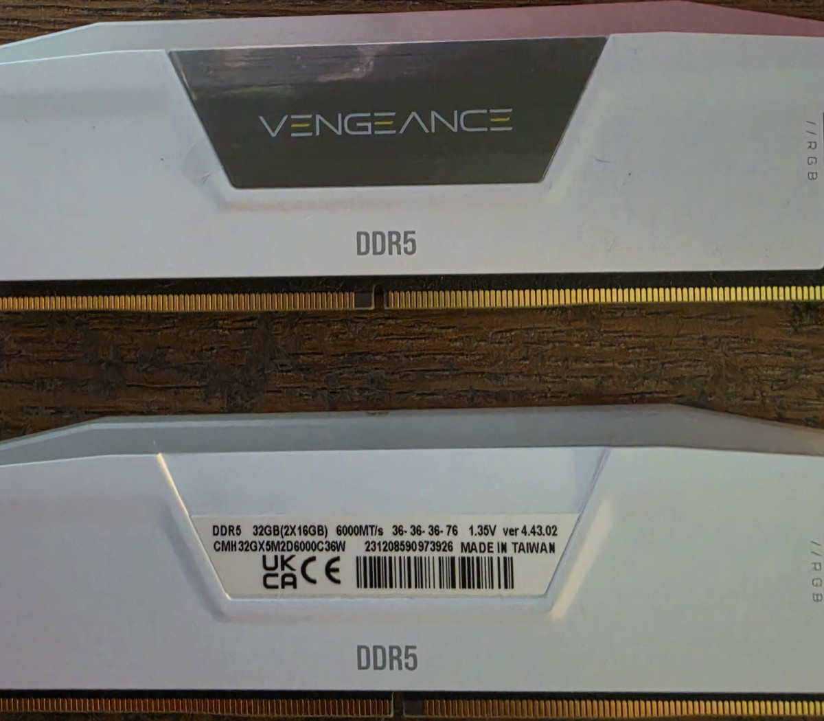 Corsair Vengeance RGB DDR5 32GB (2x16GB) 6000MT/s DIMM White Memory Kit
