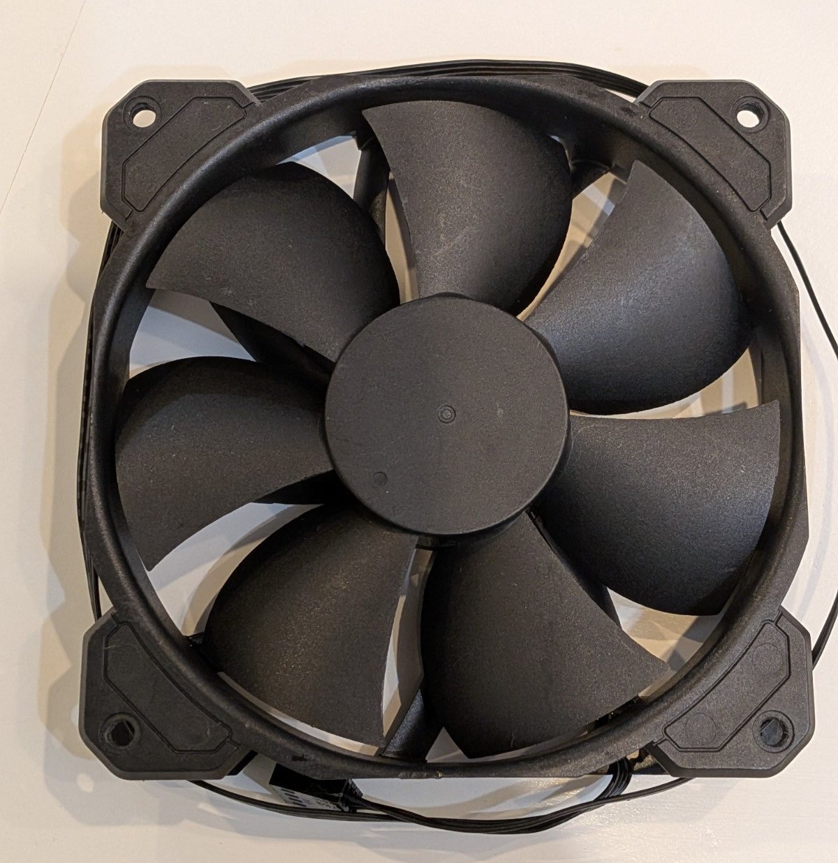 Corsair 120mm Case Fan 3-pin RWF0050 12V DC 0.30A (Black)