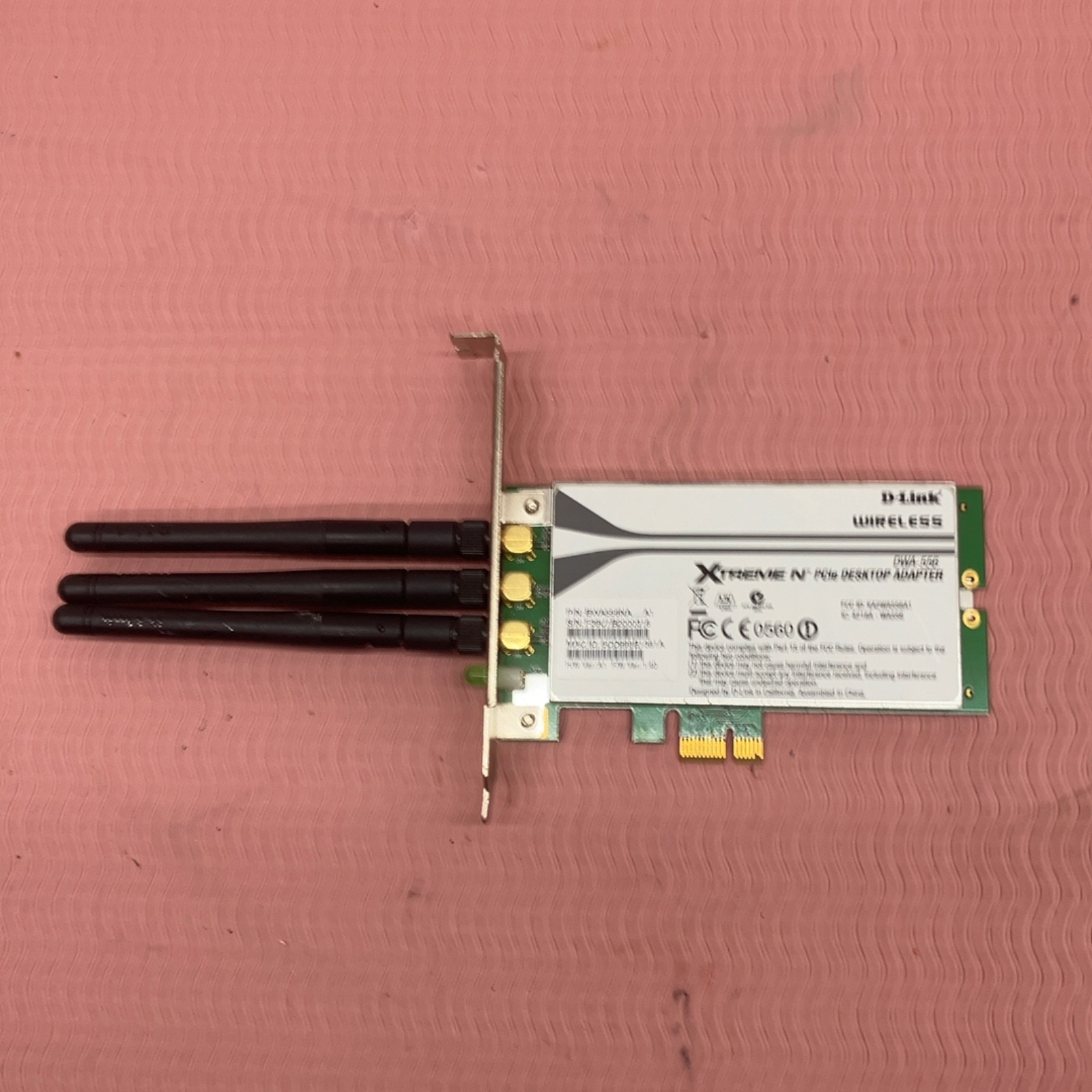 D-Link DWA-556 Xtreme N Wireless PCIe Desktop Adapter Card with 3 Antennas